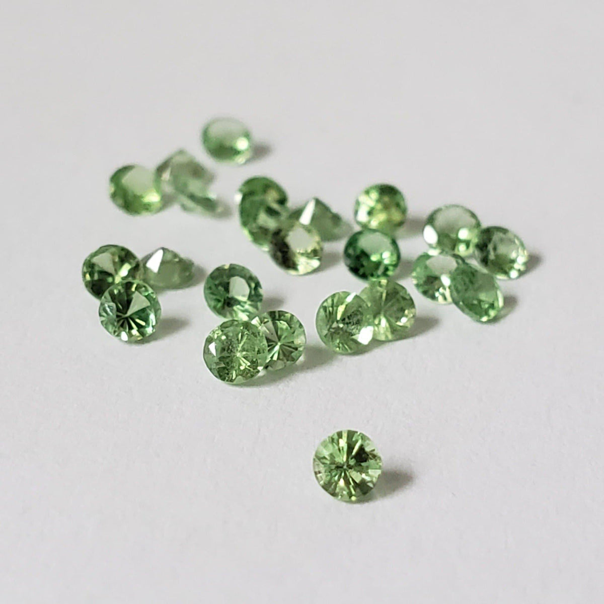 Tsavorite | Round Cut | Emerald Green | 2mm 1