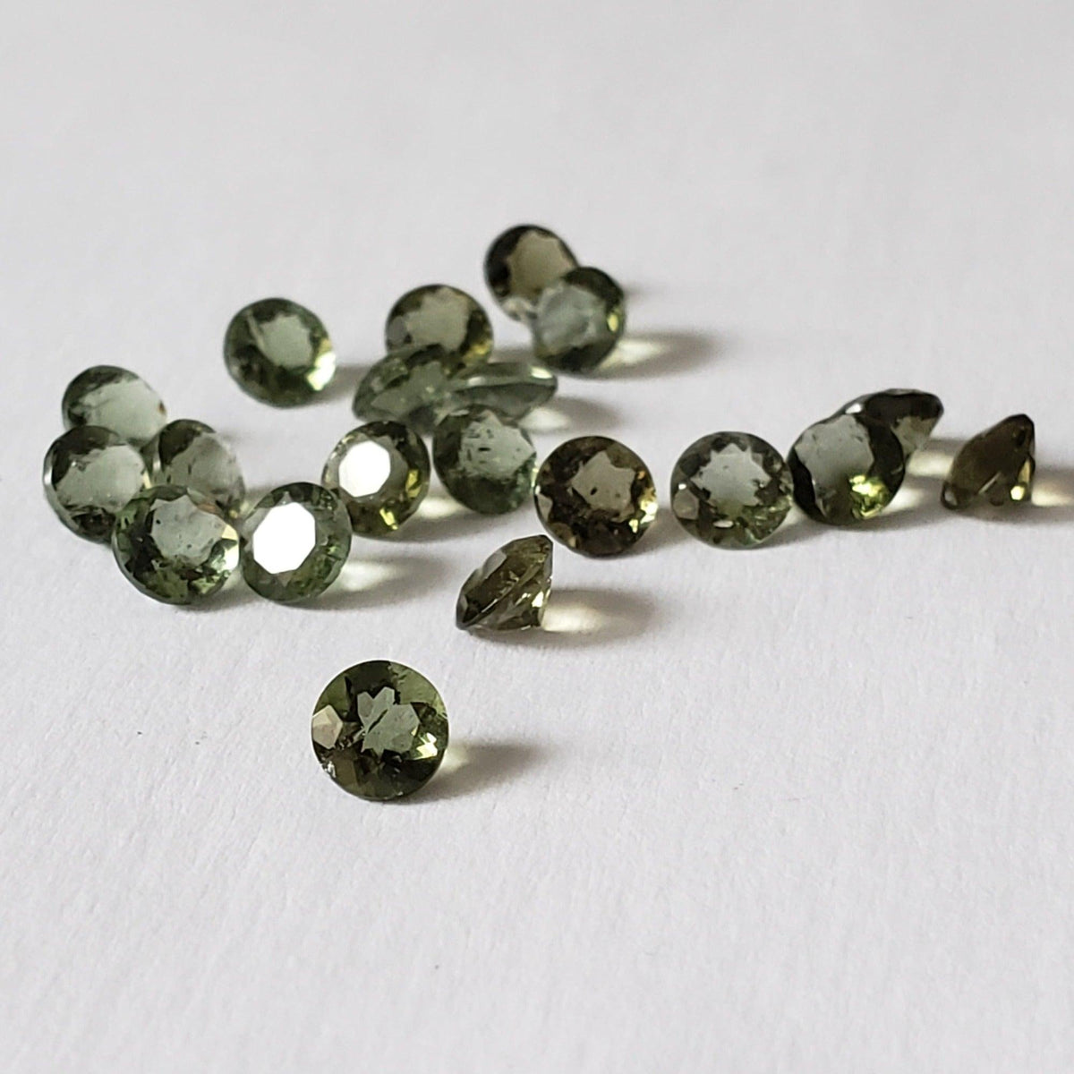  Authentic Moldavite | Round Cut | 4mm | Chlum Region, Czech Republic 