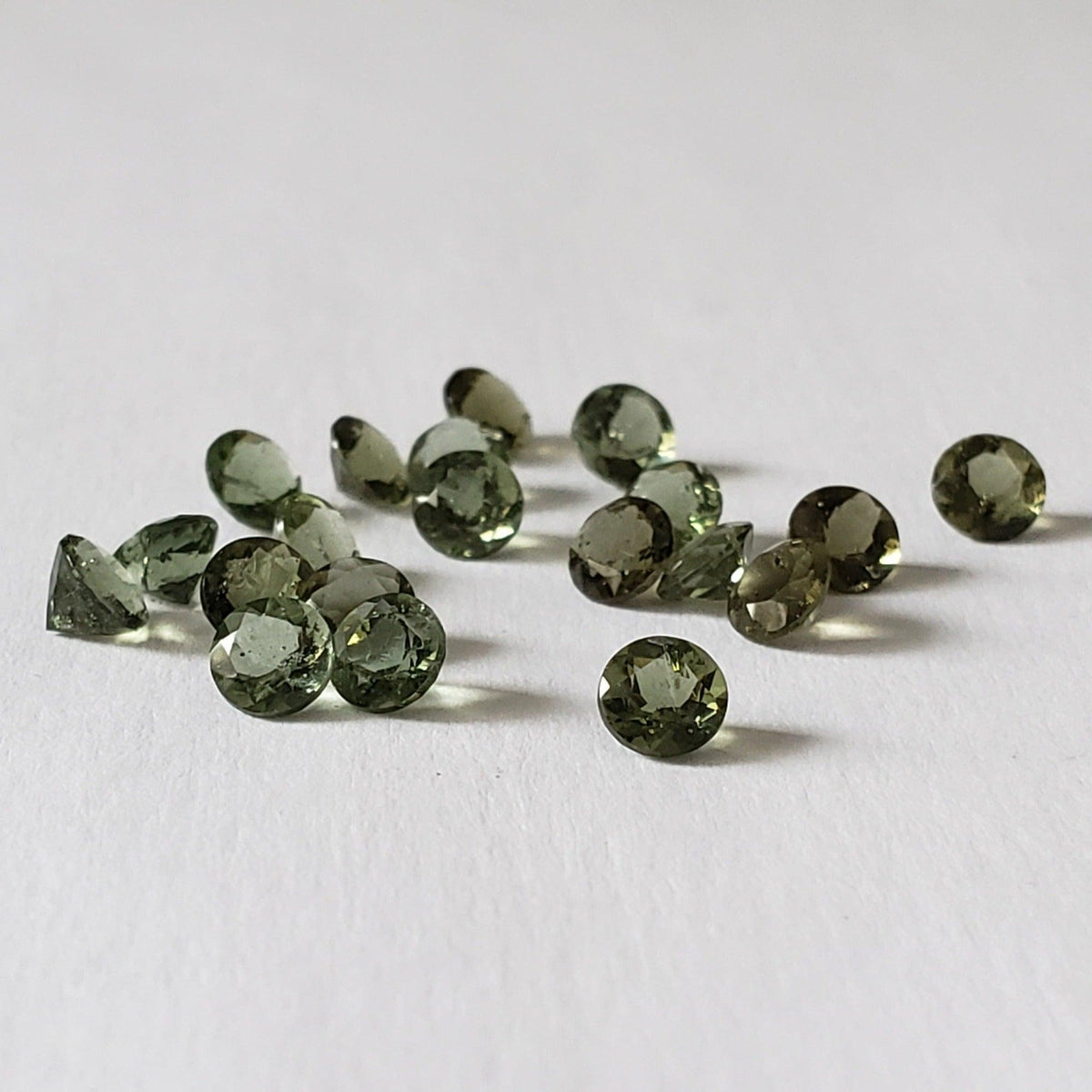  Authentic Moldavite | Round Cut | 4mm | Chlum Region, Czech Republic 