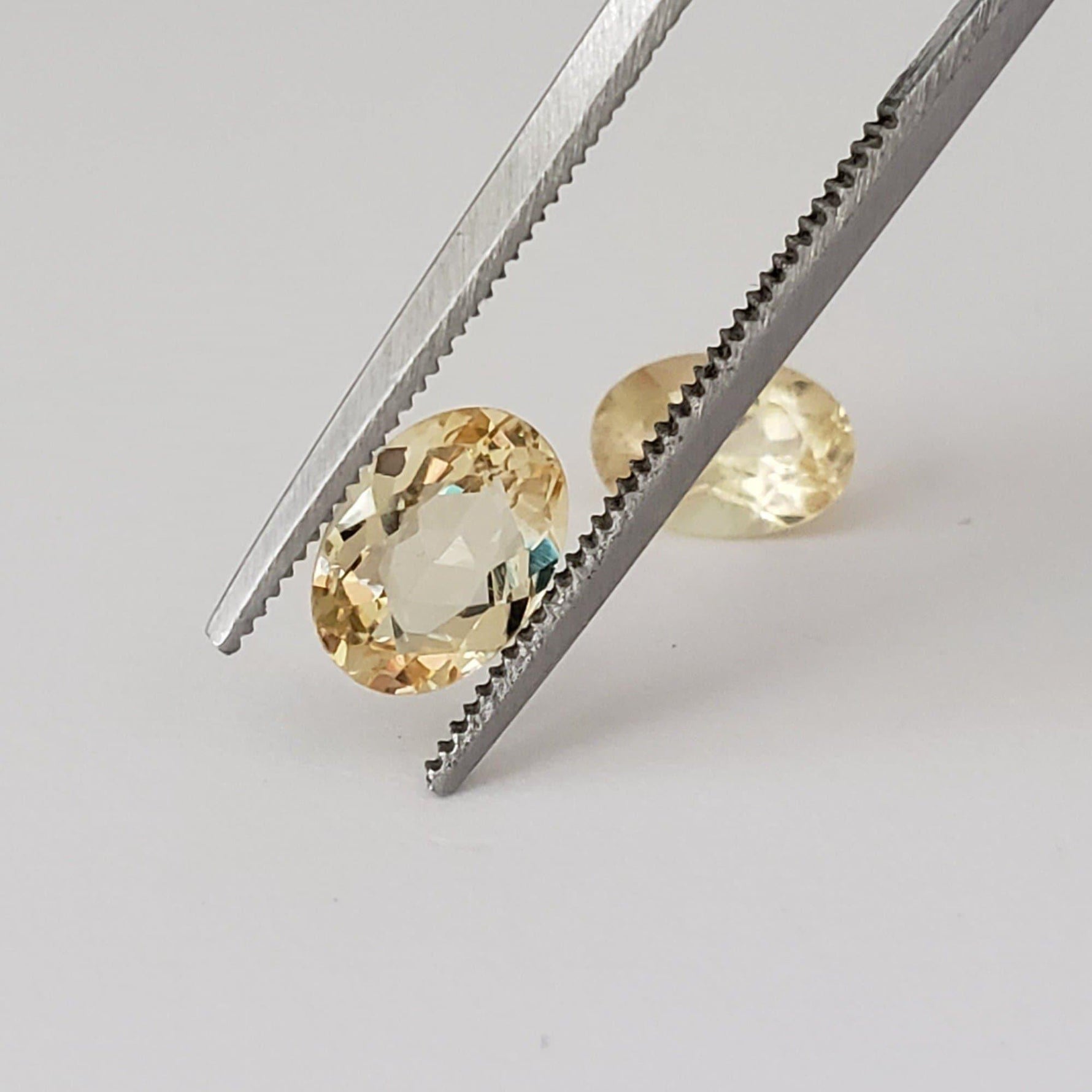  Imperial Topaz | Oval Cut | Orange | 0.90 ct. | 7x5mm 