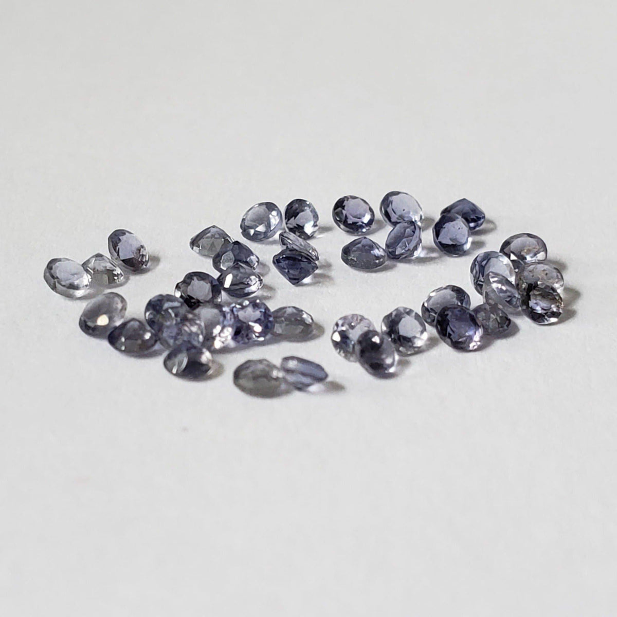 Iolite | Round Cut | Blue Purple | 2.2mm - Canagem.com