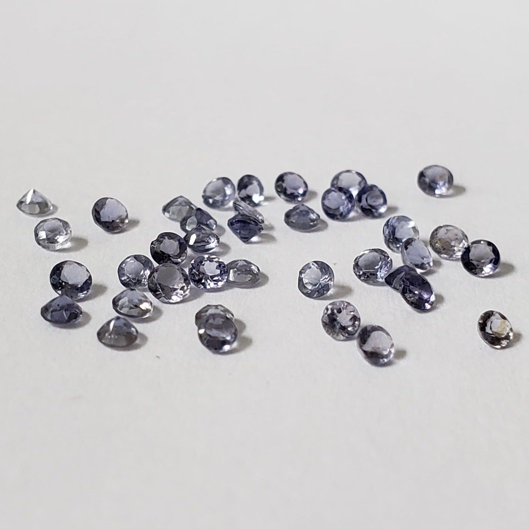 Iolite | Round Cut | Blue Purple | 2.2mm - Canagem.com