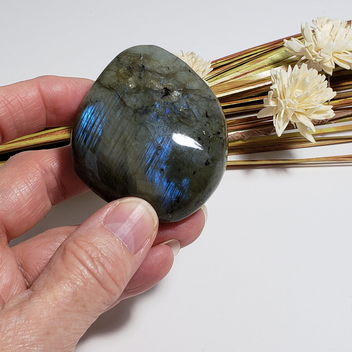  Labradorite | Polished Palm Stone | 115 gr | Natural Gray Rainbow | Tumbled Crystal | SO24 2