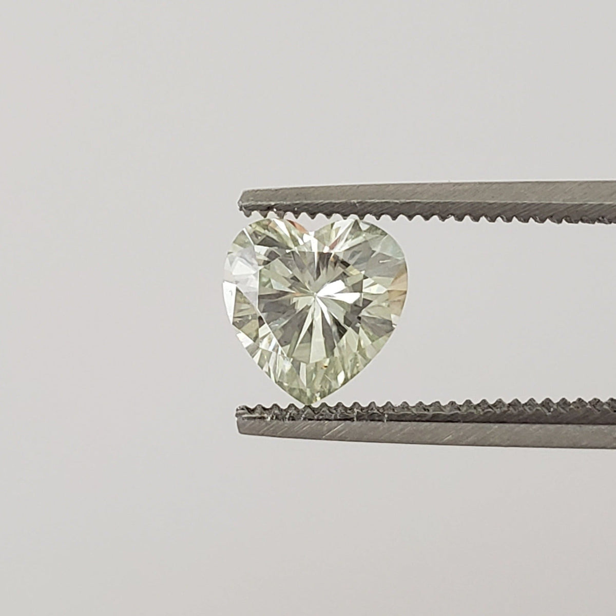  Moissanite | Heart Shape Cut | Pale Green | 6mm | SO24 1