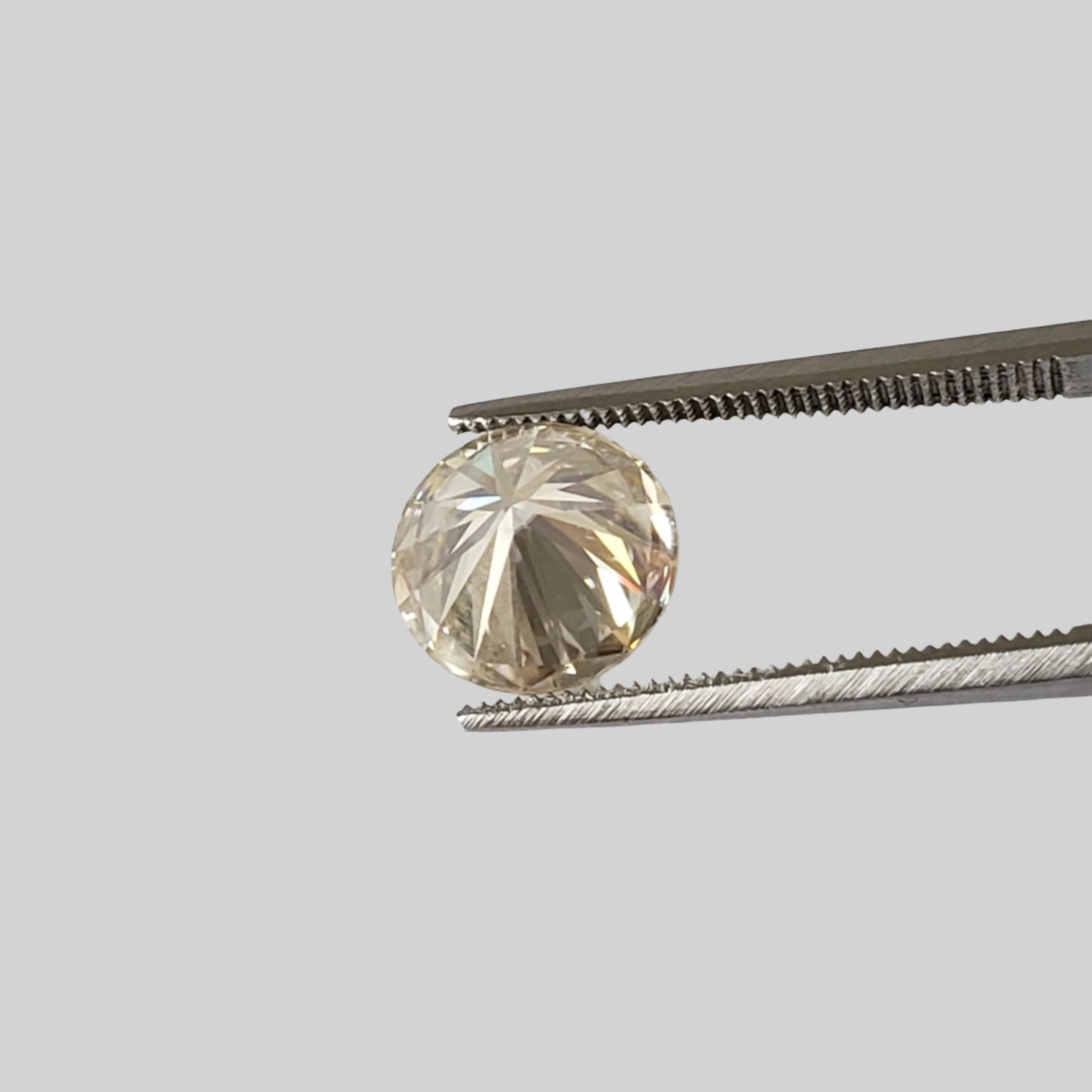  Moissanite | Round Diamond Cut | Pale Yellow | 9mm | SO24 4