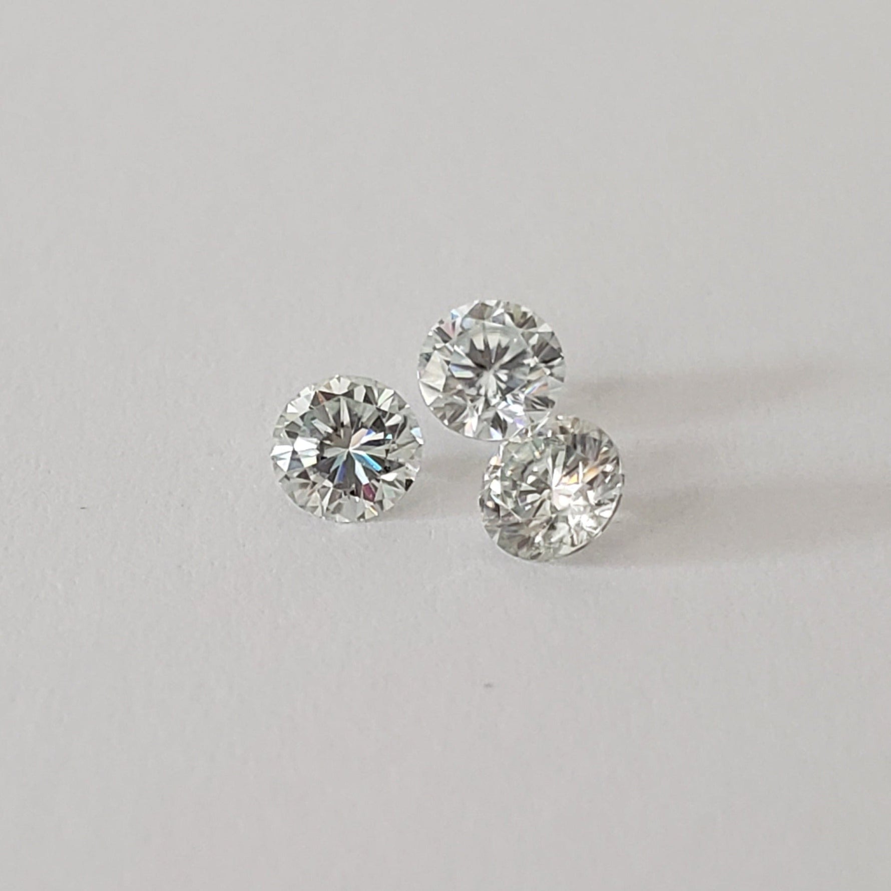  Moissanite | Round Diamond Cut | White | 4mm | SO24 4
