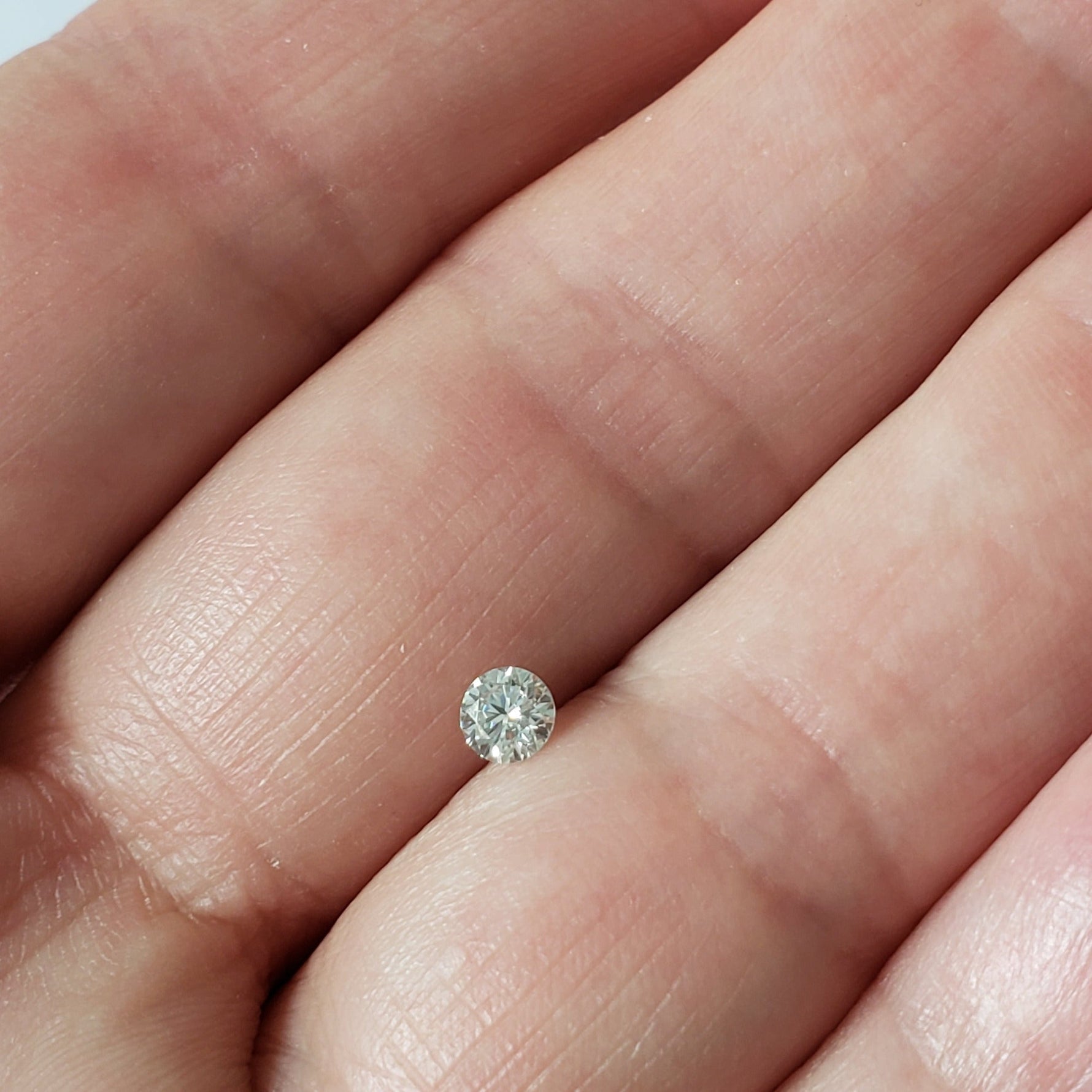  Moissanite | Round Diamond Cut | White | 4mm | SO24 5