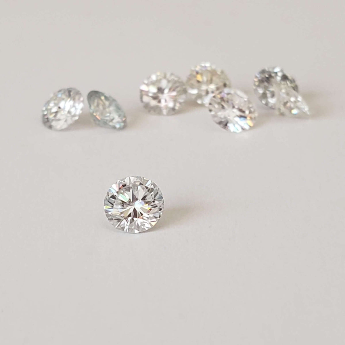  Moissanite | Round Diamond Cut | White | 5mm | SO24 1