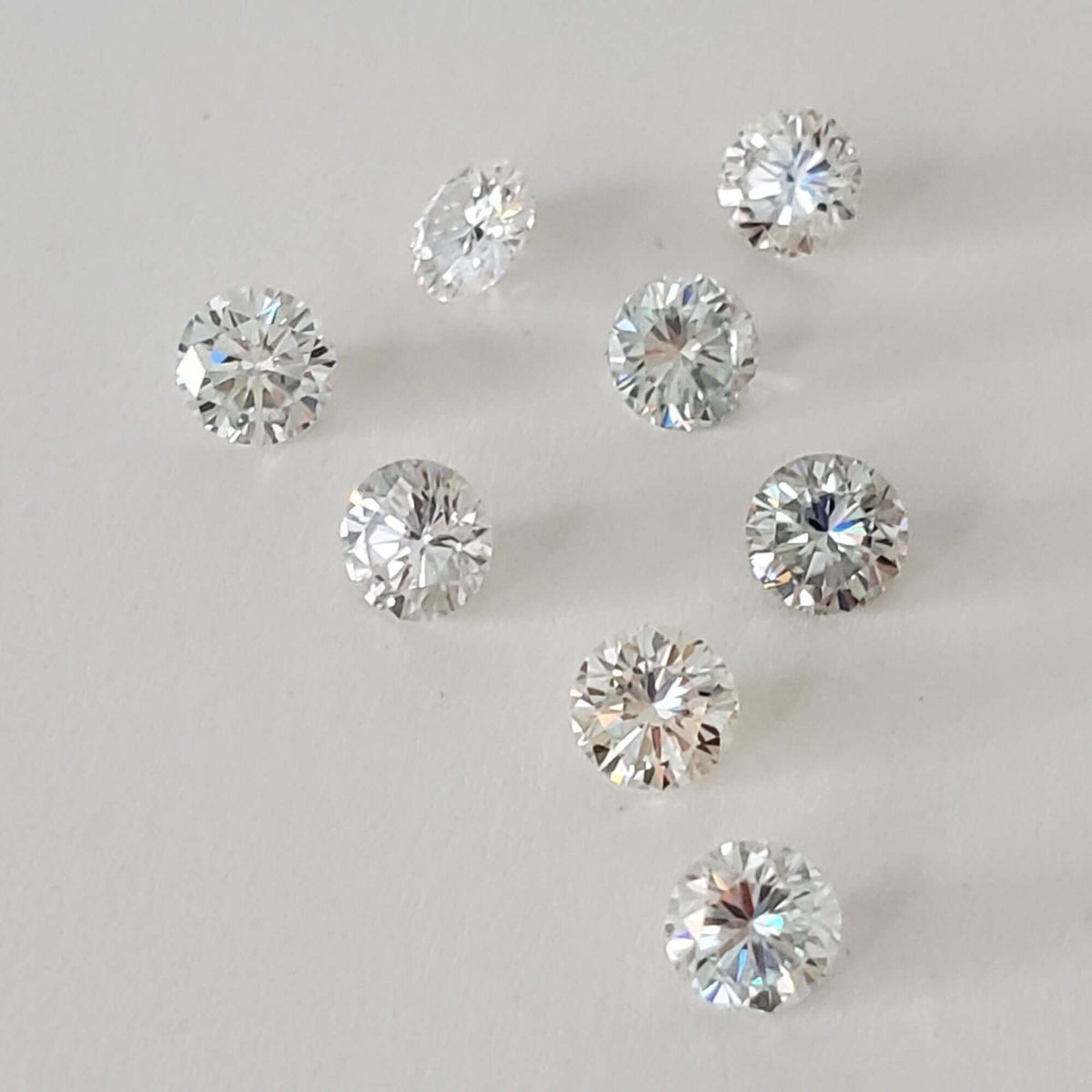  Moissanite | Round Diamond Cut | White | 5mm | SO24 2