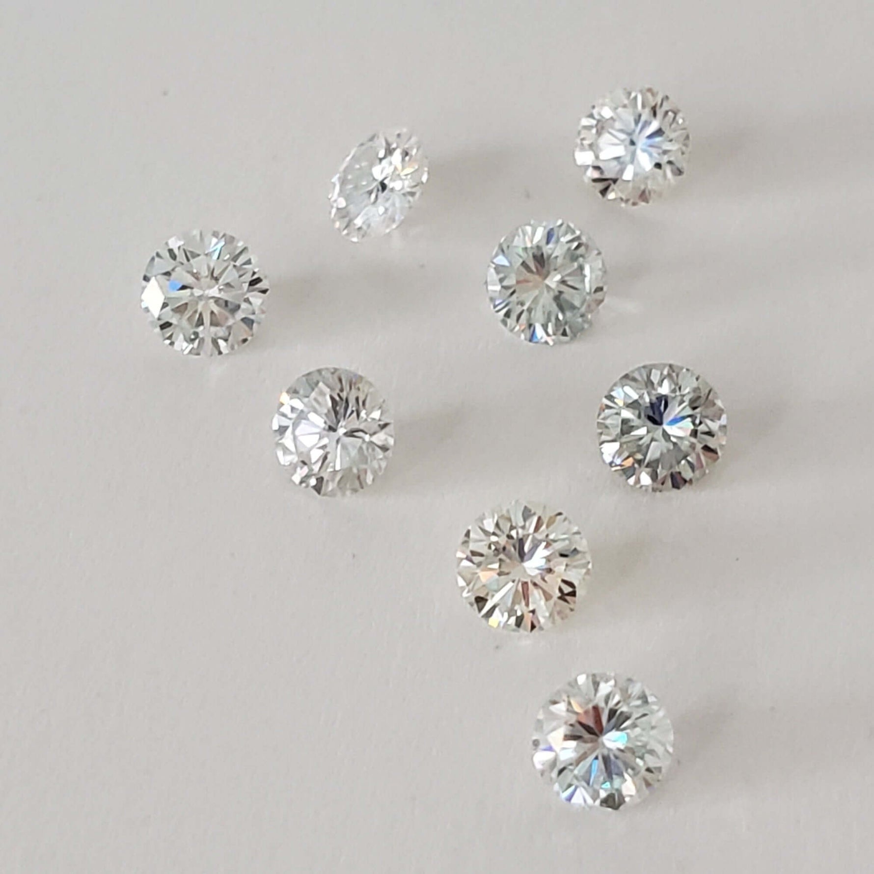  Moissanite | Round Diamond Cut | White | 5mm | SO24 2