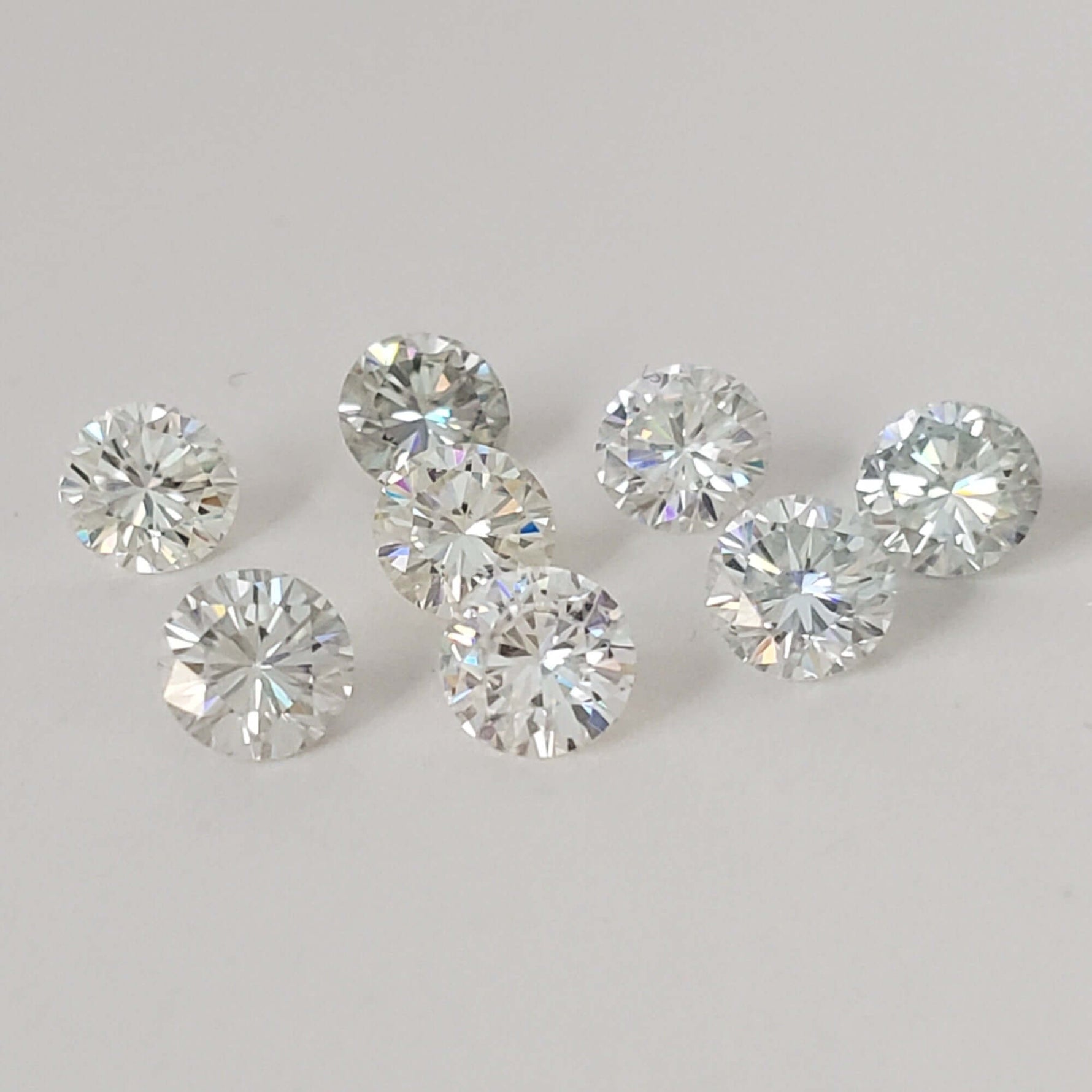  Moissanite | Round Diamond Cut | White | 5mm | SO24 3