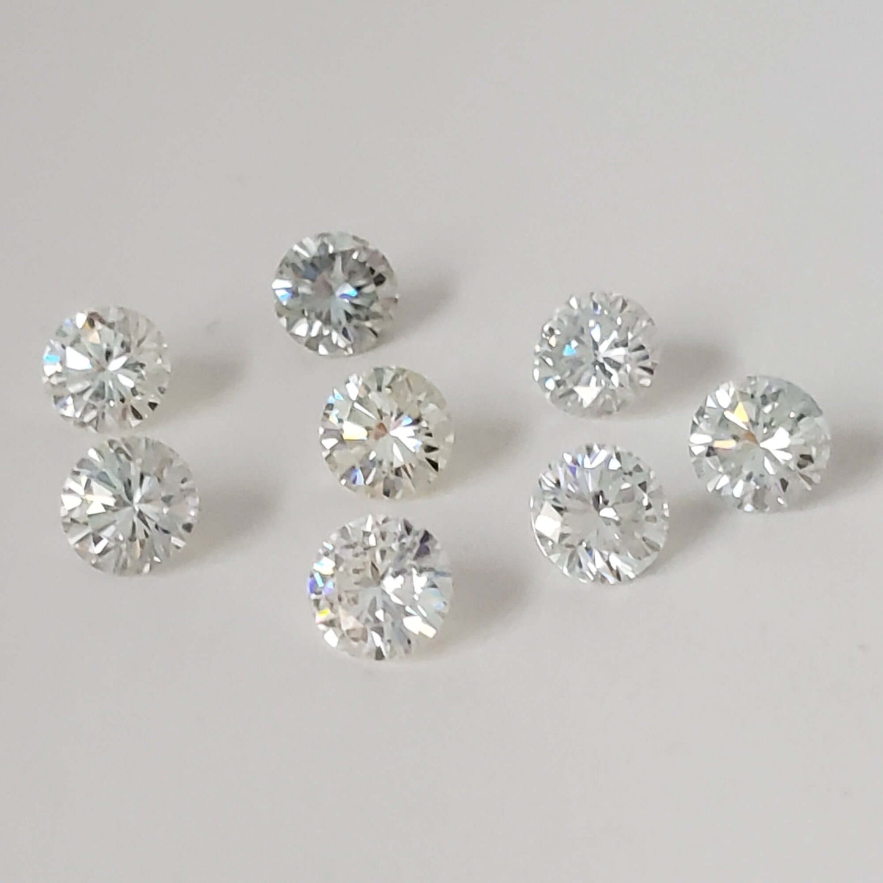  Moissanite | Round Diamond Cut | White | 5mm | SO24 4