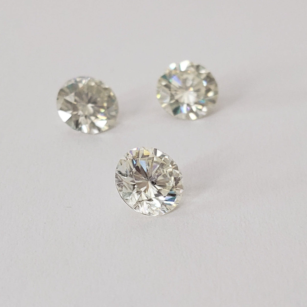  Moissanite | Round Diamond Cut | White | SO24 2