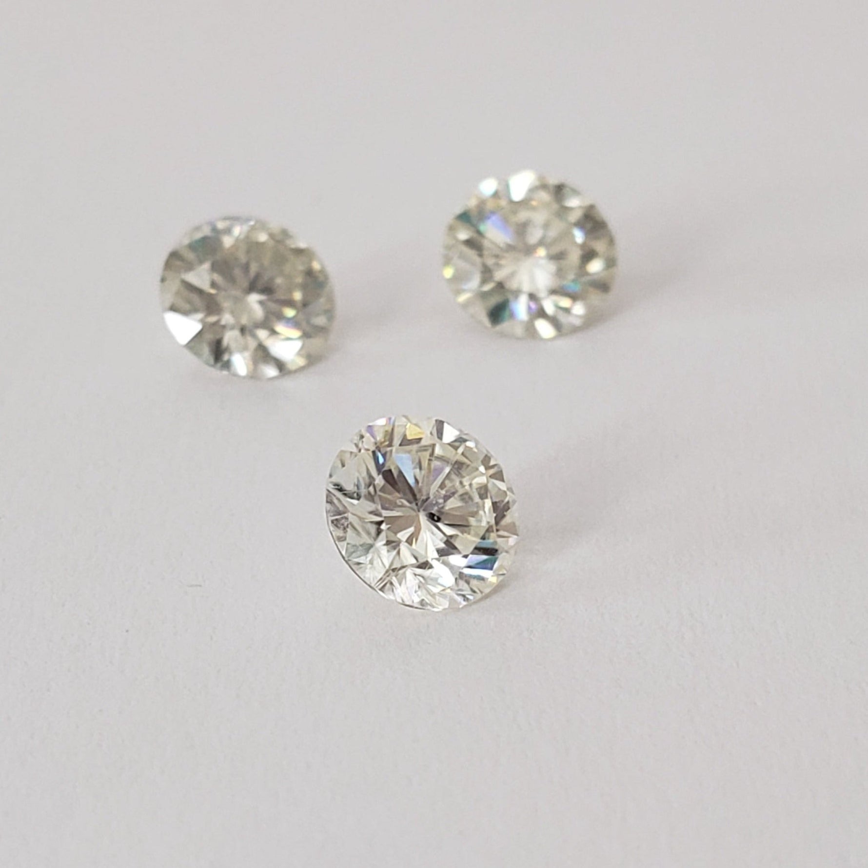  Moissanite | Round Diamond Cut | White | SO24 2