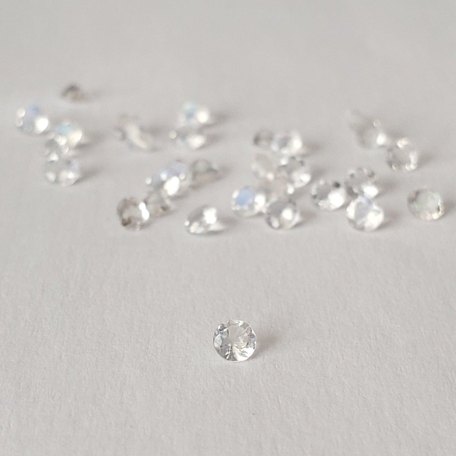  Moonstone | Round Cut | White Rainbow | 2.5mm | Sri Lanka | SO24 