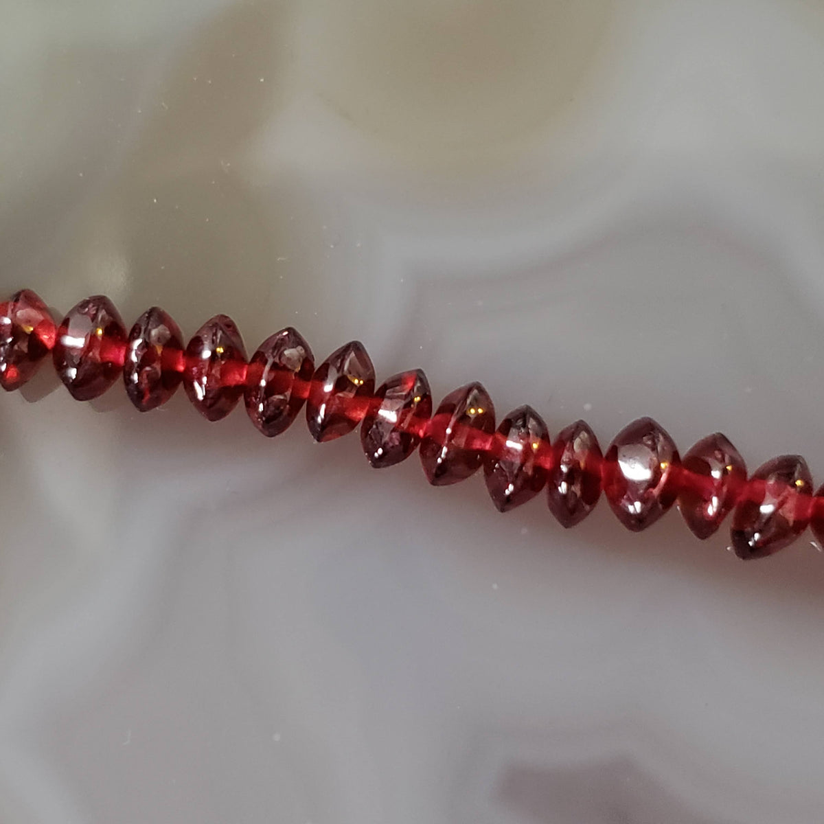  Mozambique Garnet Bead Strand | 37 cm 67 ct. | Round Button | Orange Red | SO24 1