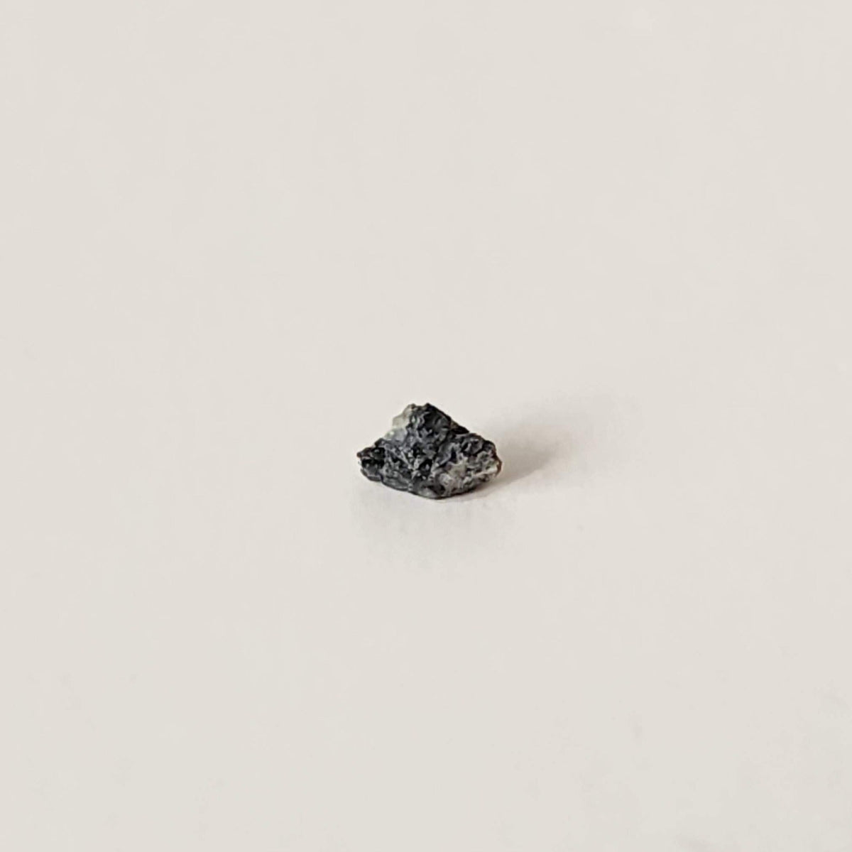  NEA 001 Meteorite | 0.010 Gr | Lunar Fragment | Anorthositic Regolith Breccia | Moon Low TKW | SO24 1