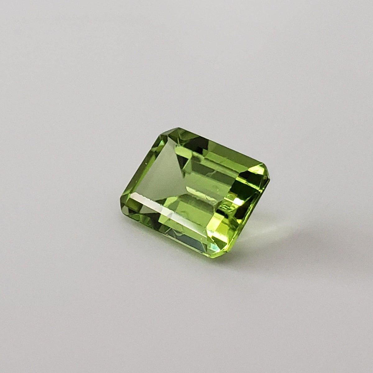 Peridot | Octagon Cut | 9x7mm 1