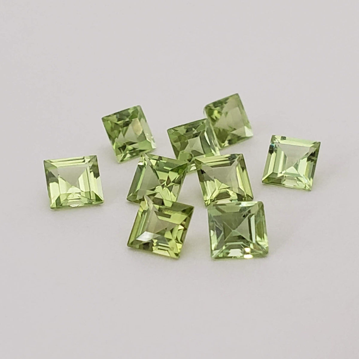  Peridot | Square Cut | 3.7mm 1