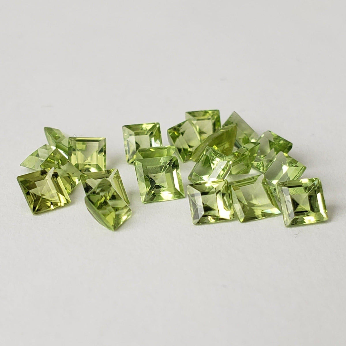  Peridot | Square Cut | 4mm SO24 2