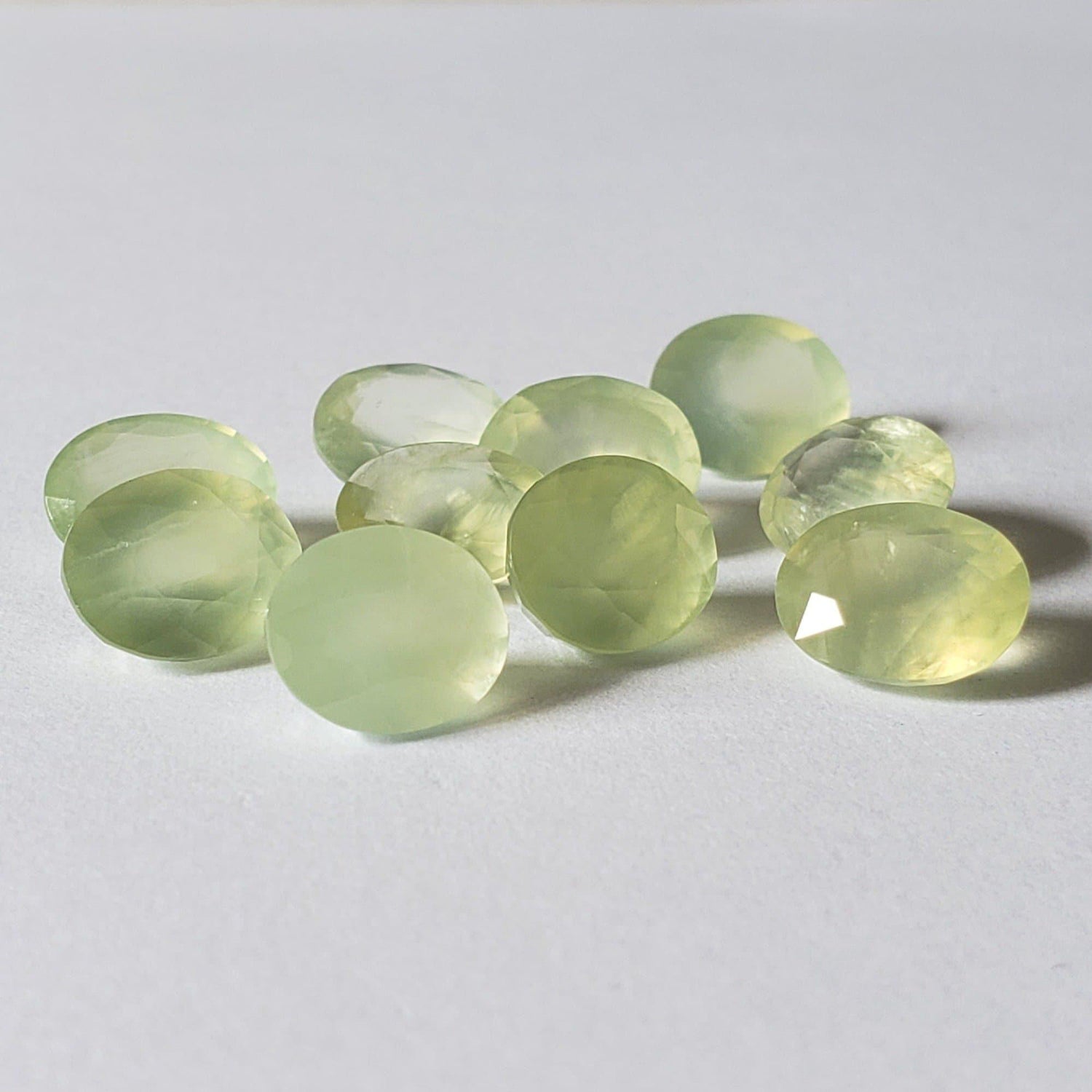  Prehnite | Oval Cut | Apple Green | 9.5x8mm 1