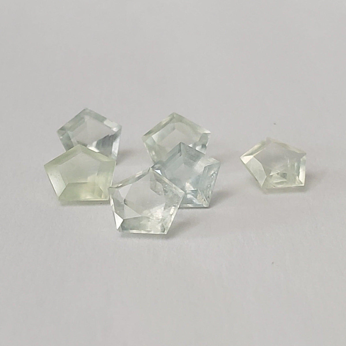  Prehnite | Pentagon Cut | Apple Green | 7mm | SO24 4