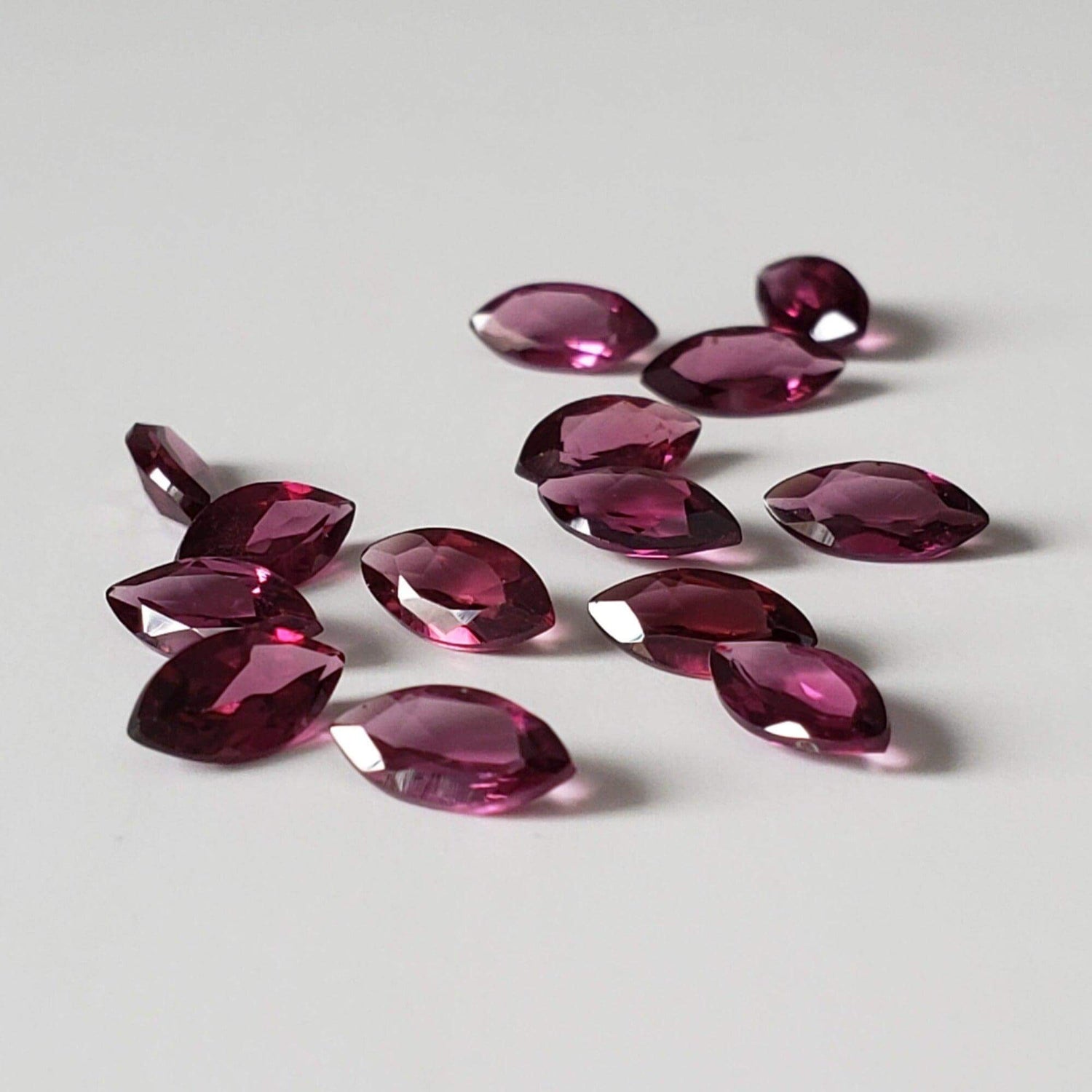  Rhodolite Garnet | Marquise Cut | Reddish Purple | 7x3.5mm 1