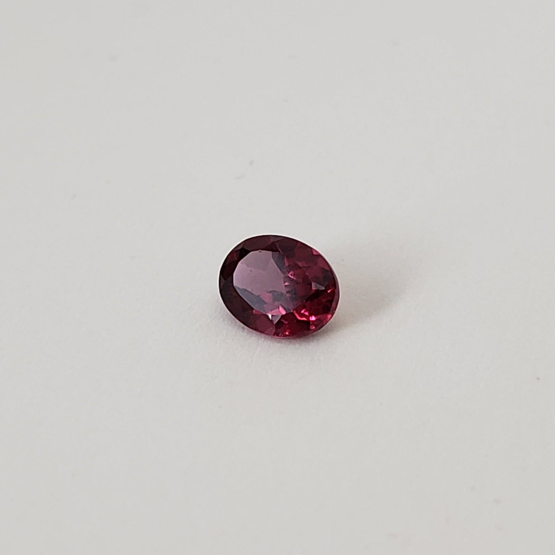  Rhodolite Garnet | Untreated Garnet | Oval Cut | Reddish Purple | 5.3x4.1mm | Tanzania 1