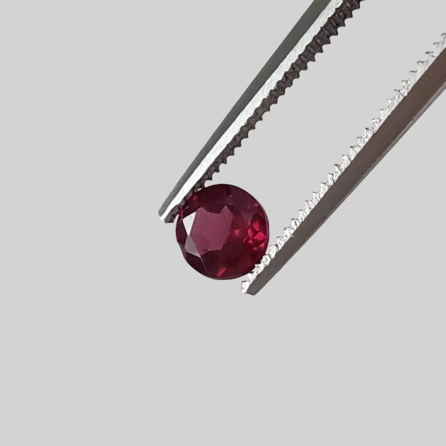  Rhodolite Garnet | Untreated Garnet | Round Cut | Reddish Purple | 4.5mm .44ct | SO24 