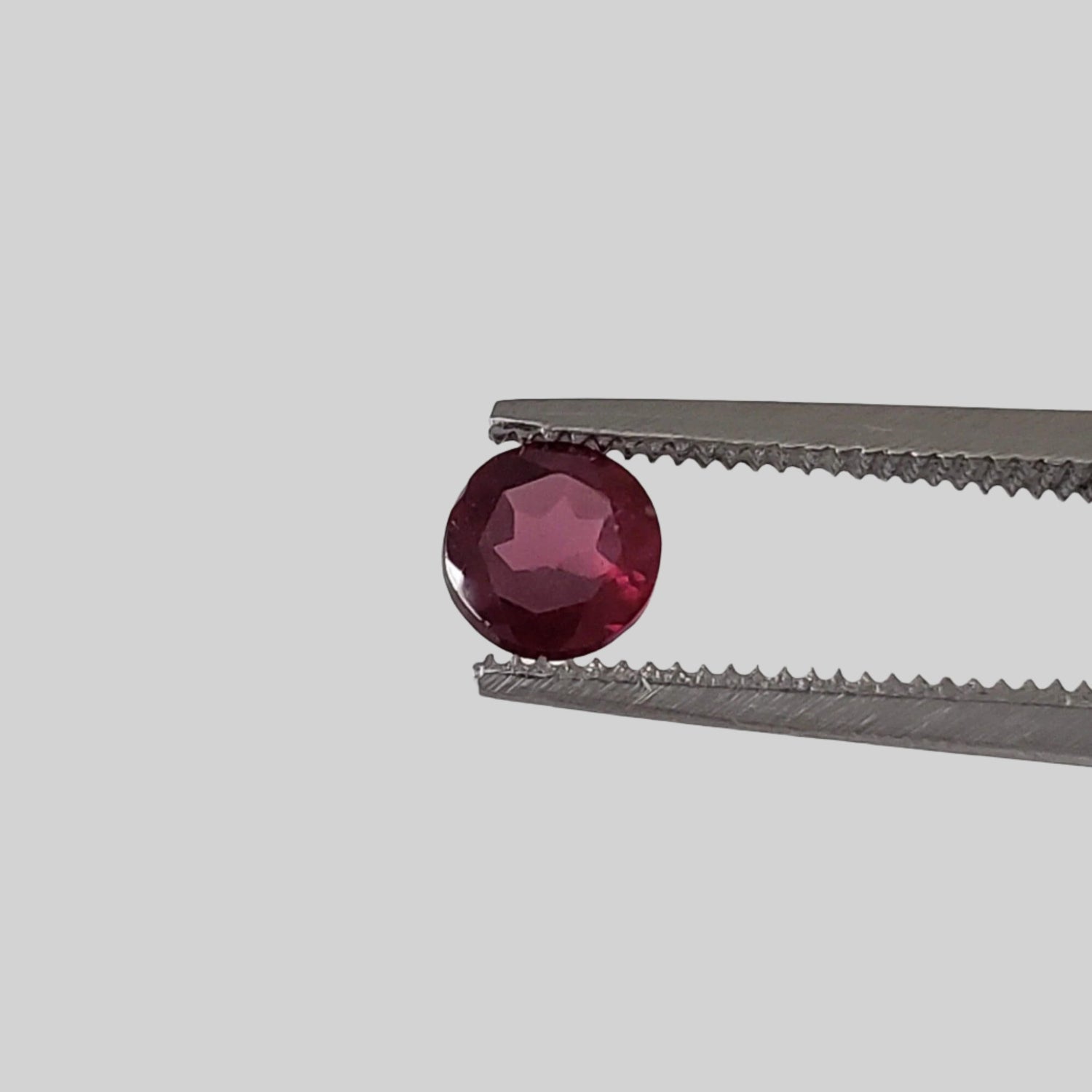  Rhodolite Garnet | Untreated Garnet | Round Cut | Reddish Purple | 4.5mm .44ct | SO24 1