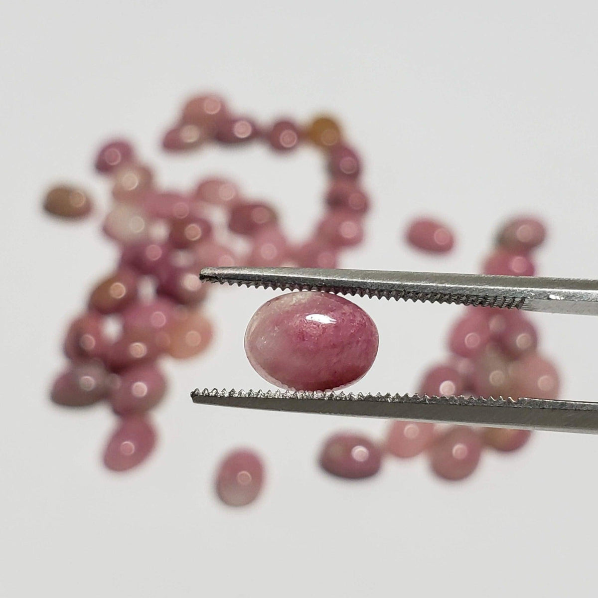 Rhodonite | Oval Cabochon | Pink | 8x6mm 1