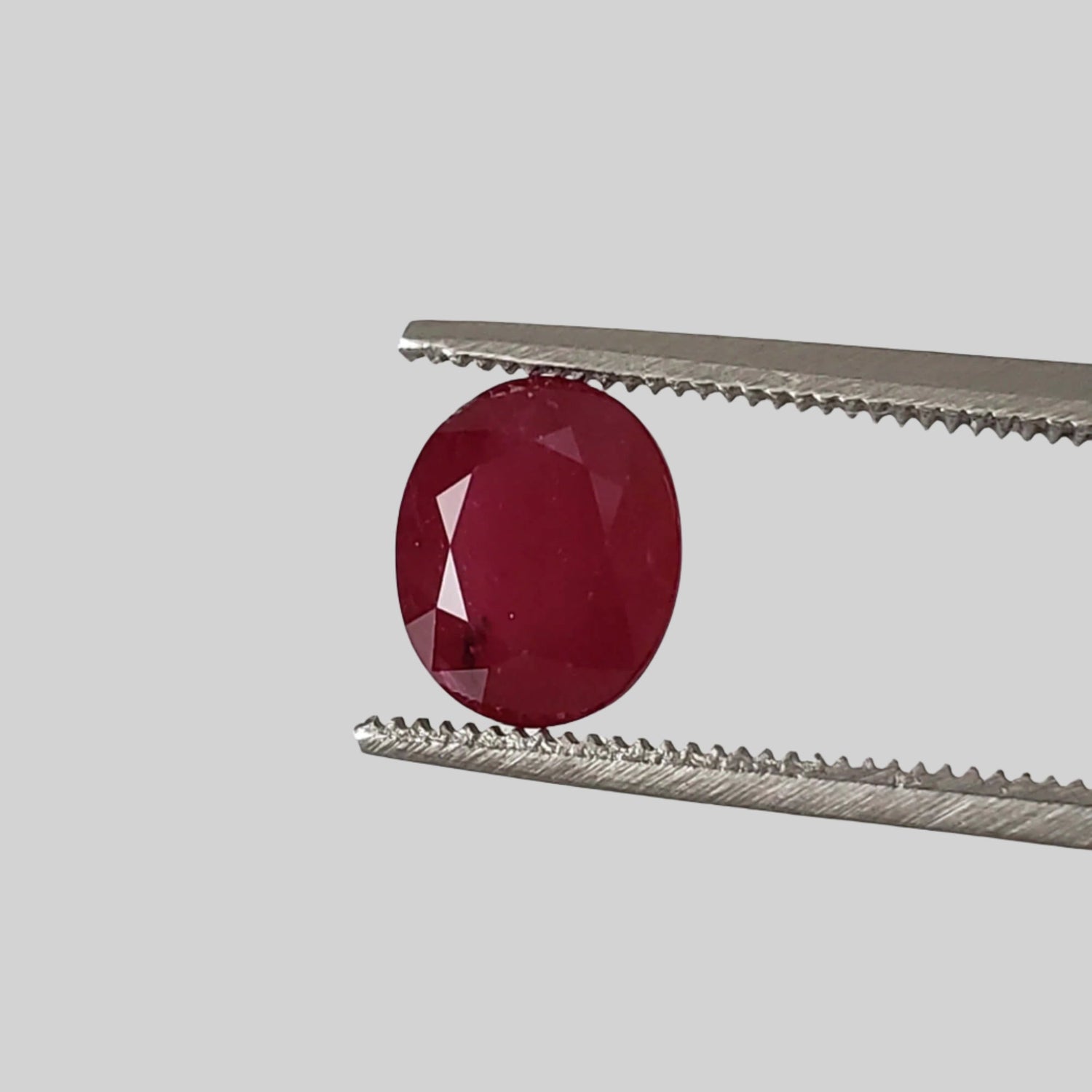  Ruby | Oval Cut | Top Pigeon Blood Red | 7.5x6.3mm 1.85ct | Myanmar | SO24 
