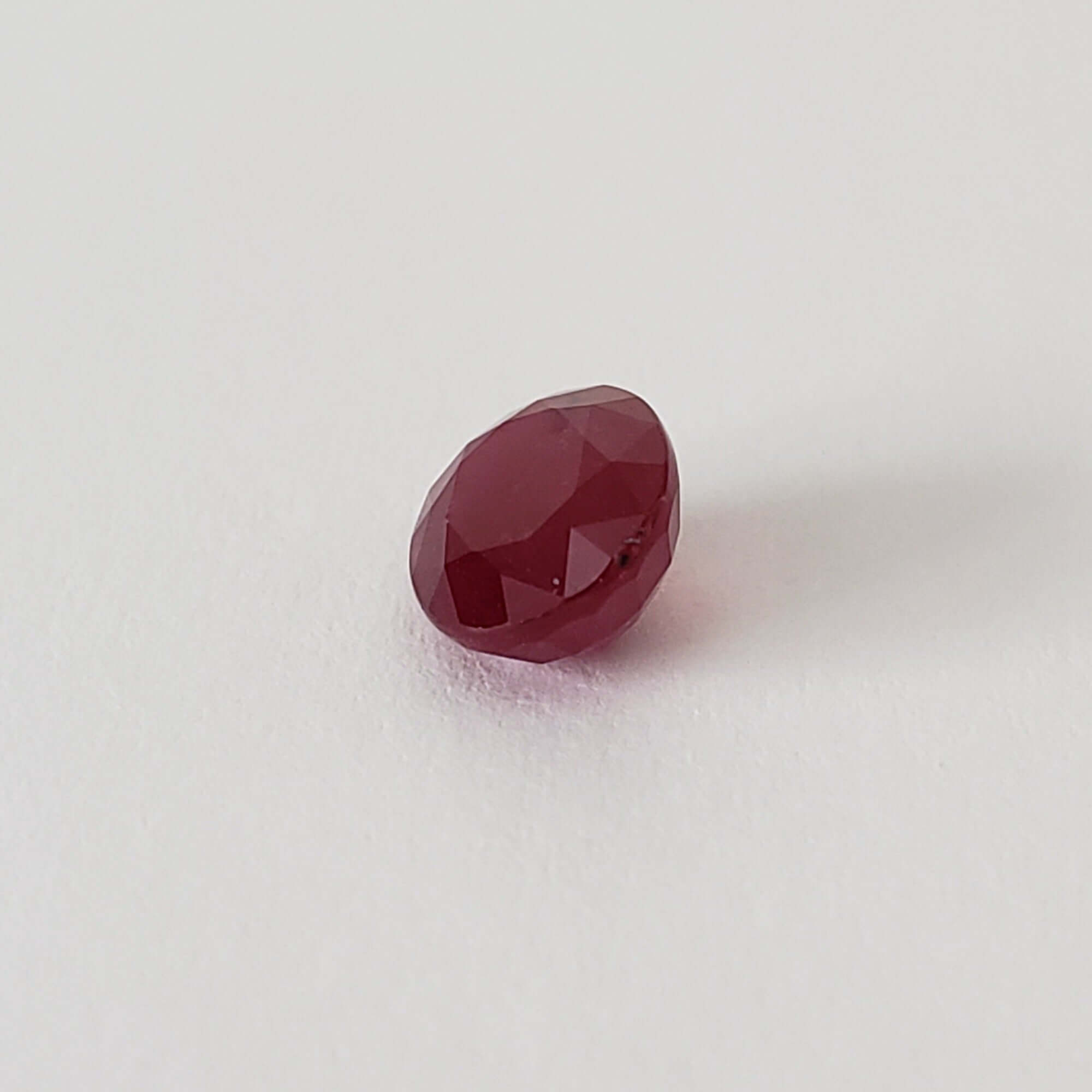 Ruby | Oval Cut | Top Pigeon Blood Red | 7.5x6.3mm 1.85ct | Myanmar
