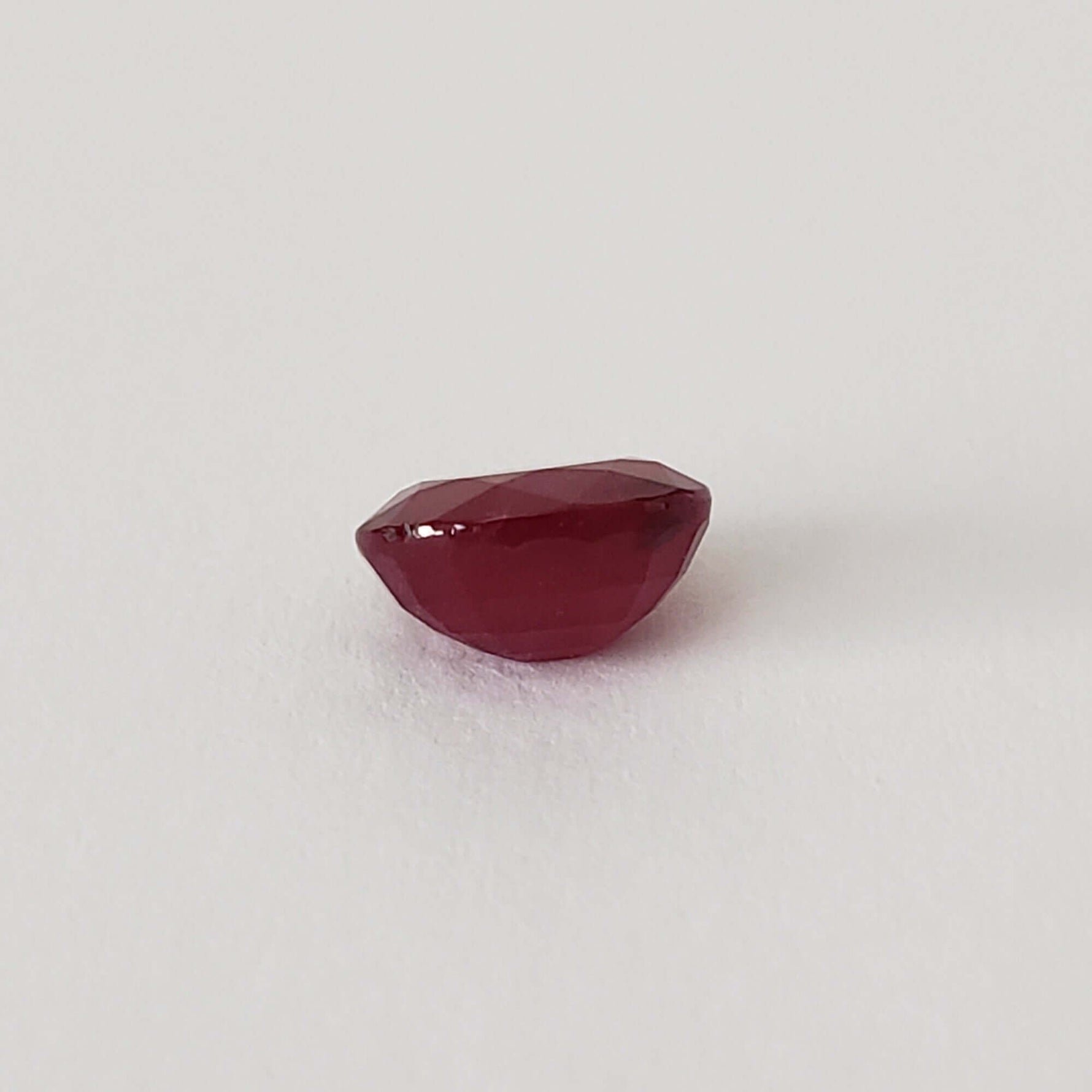  Ruby | Oval Cut | Top Pigeon Blood Red | 7.5x6.3mm 1.85ct | Myanmar | SO24 8