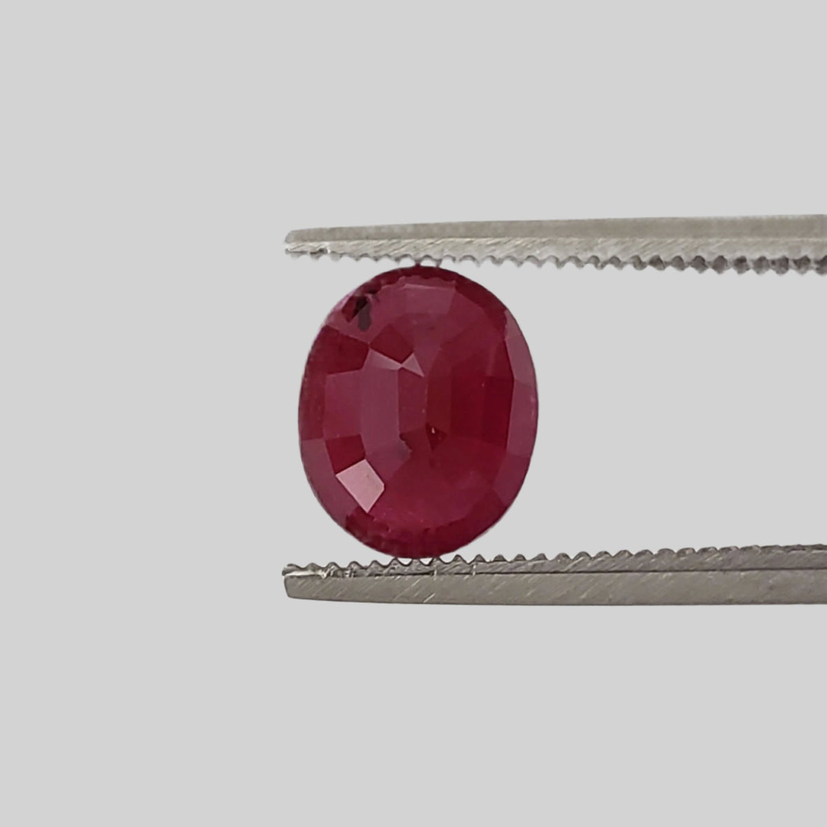  Ruby | Oval Cut | Top Pigeon Blood Red | 7.5x6.3mm 1.85ct | Myanmar | SO24 1