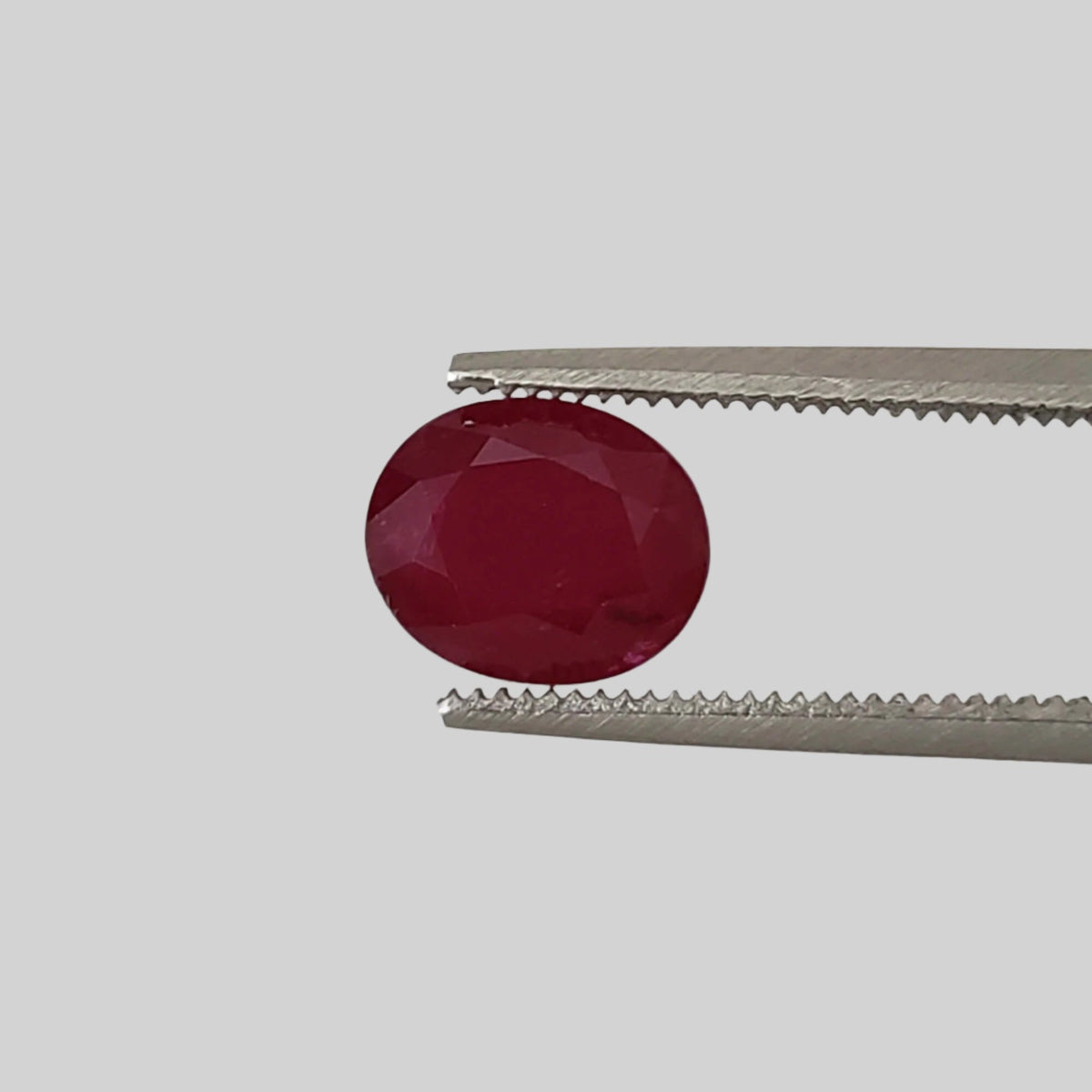  Ruby | Oval Cut | Top Pigeon Blood Red | 7.5x6.3mm 1.85ct | Myanmar | SO24 2
