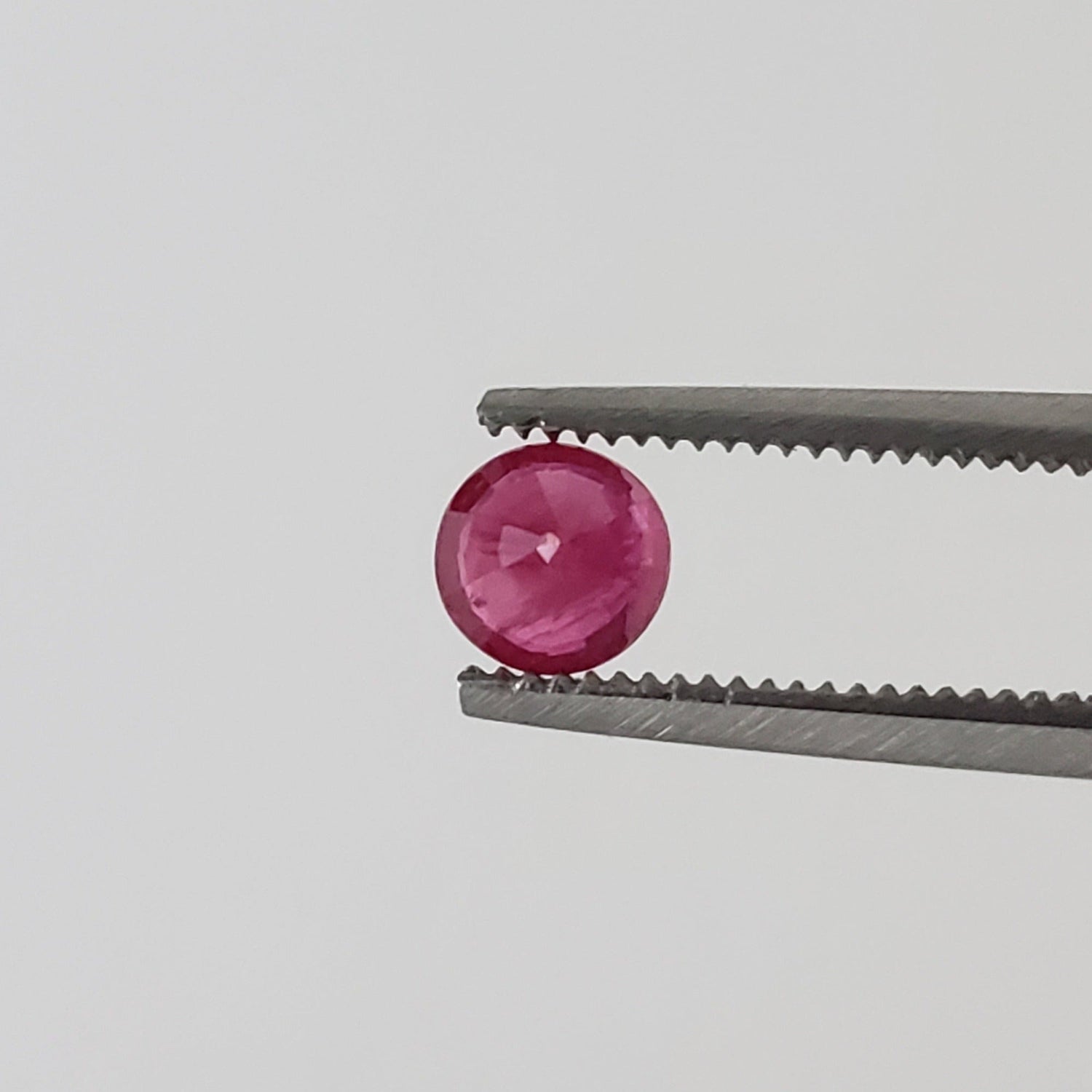  Ruby | Round Cut | Pigeon Blood Red | 4mm 0.40ct | Myanmar 1