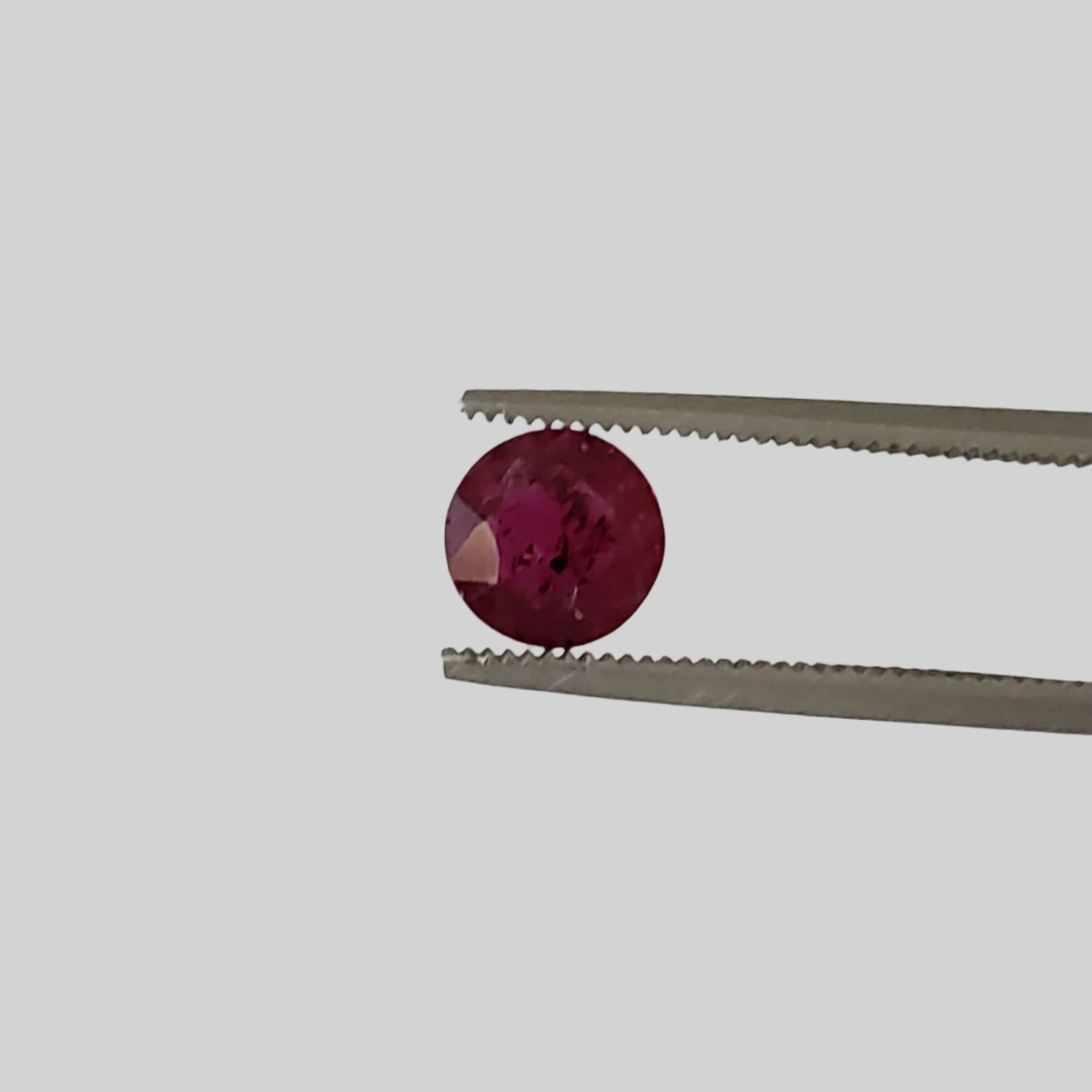  Ruby | Round Cut | Pigeon Blood Red | 6mm 0.86ct | Madagascar 