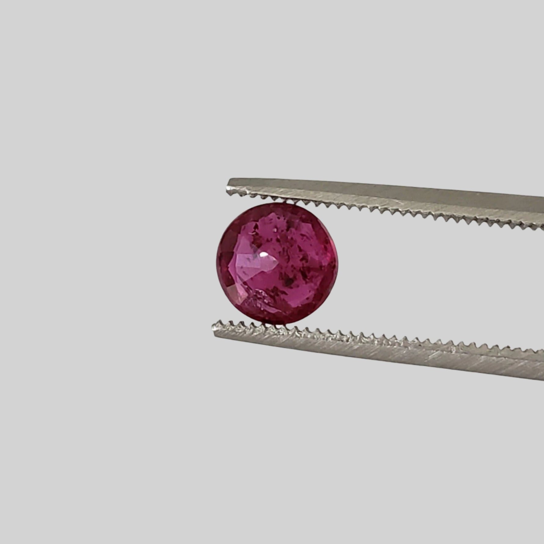  Ruby | Round Cut | Pigeon Blood Red | 6mm 0.86ct | Madagascar 1