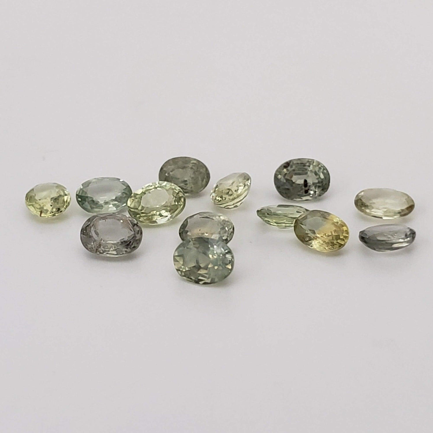  Sapphire | 13 Piece Gemstone Lot | Oval Cut | Green to Yellow | 3.6-4.0x2.6-3.0mm 2.8tcw 1