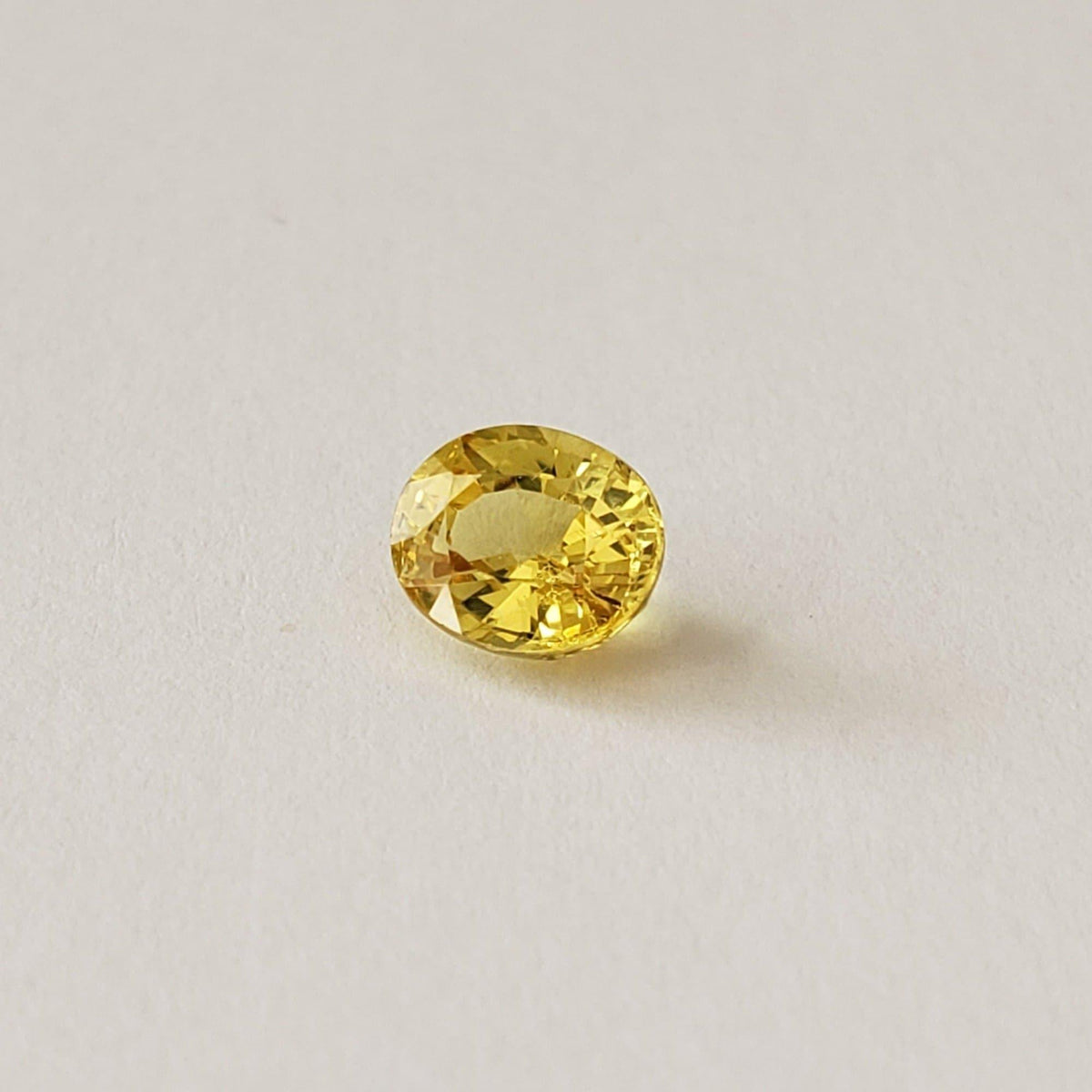  Sapphire | Oval Cut | Canary Yellow | 6.1x5.1mm 1.03ct 