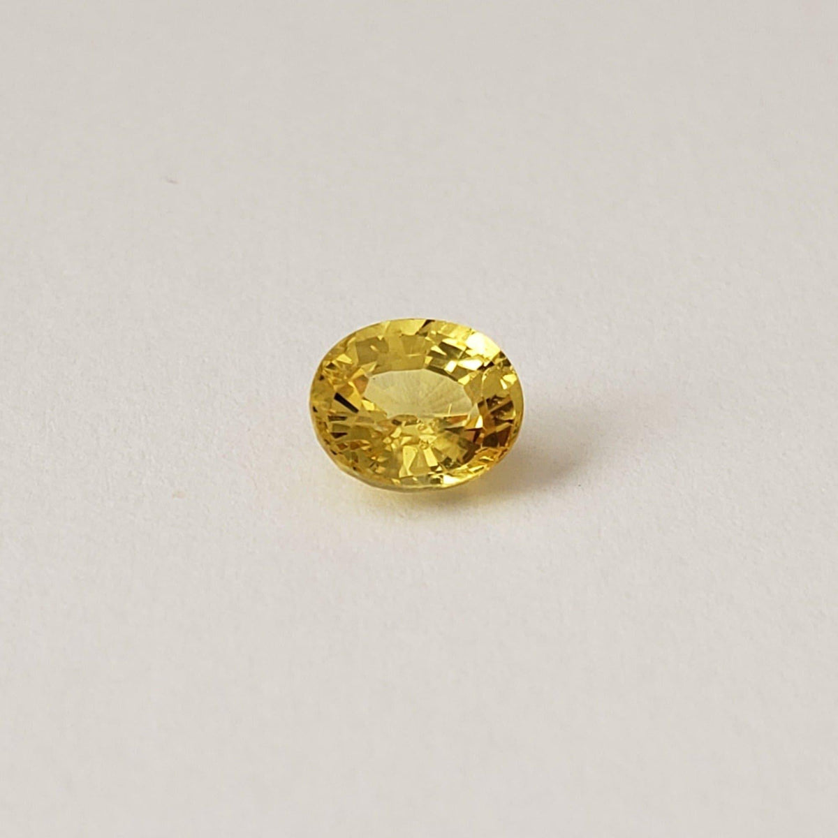  Sapphire | Oval Cut | Canary Yellow | 6.1x5.1mm 1.03ct 1