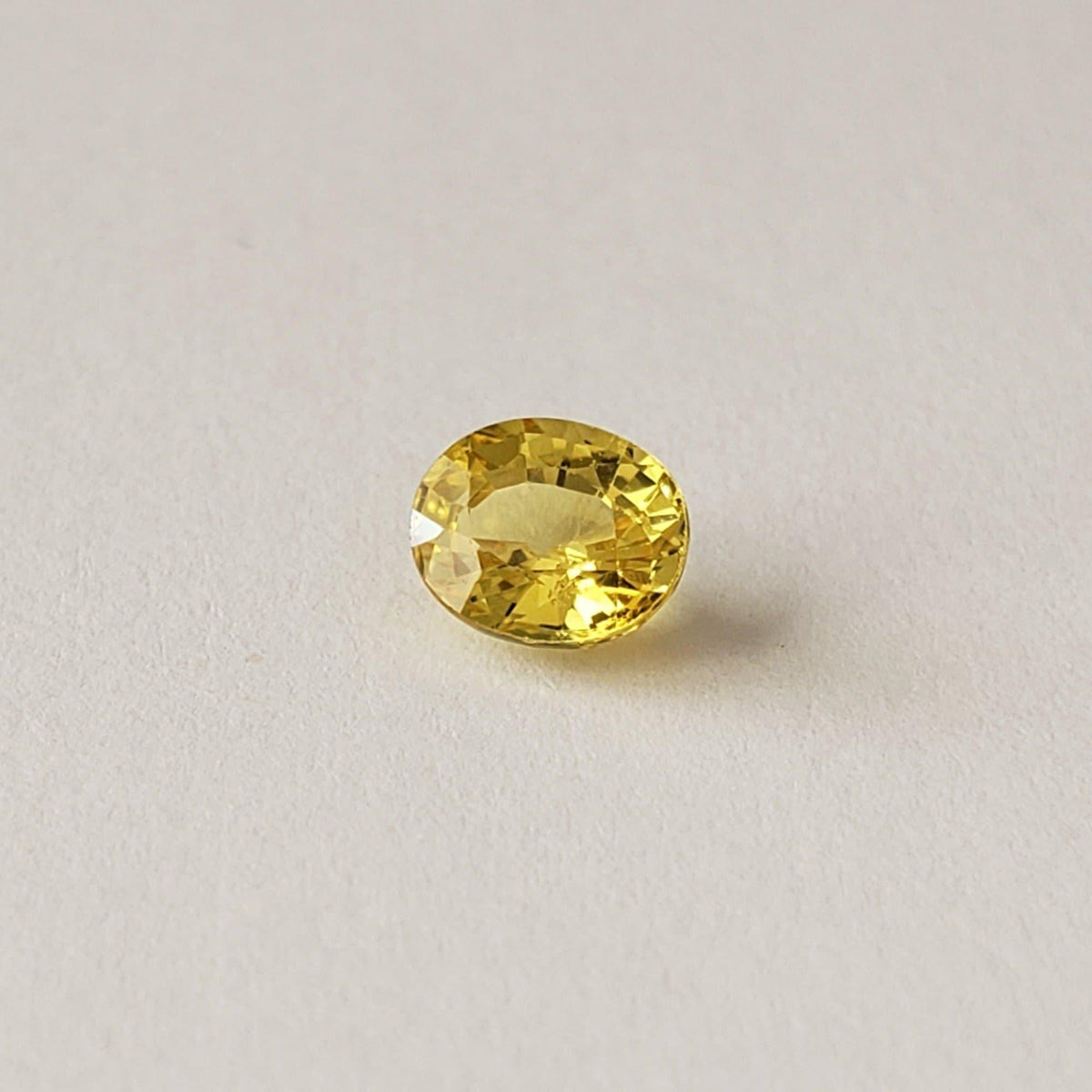  Sapphire | Oval Cut | Canary Yellow | 6.1x5.1mm 1.03ct 2