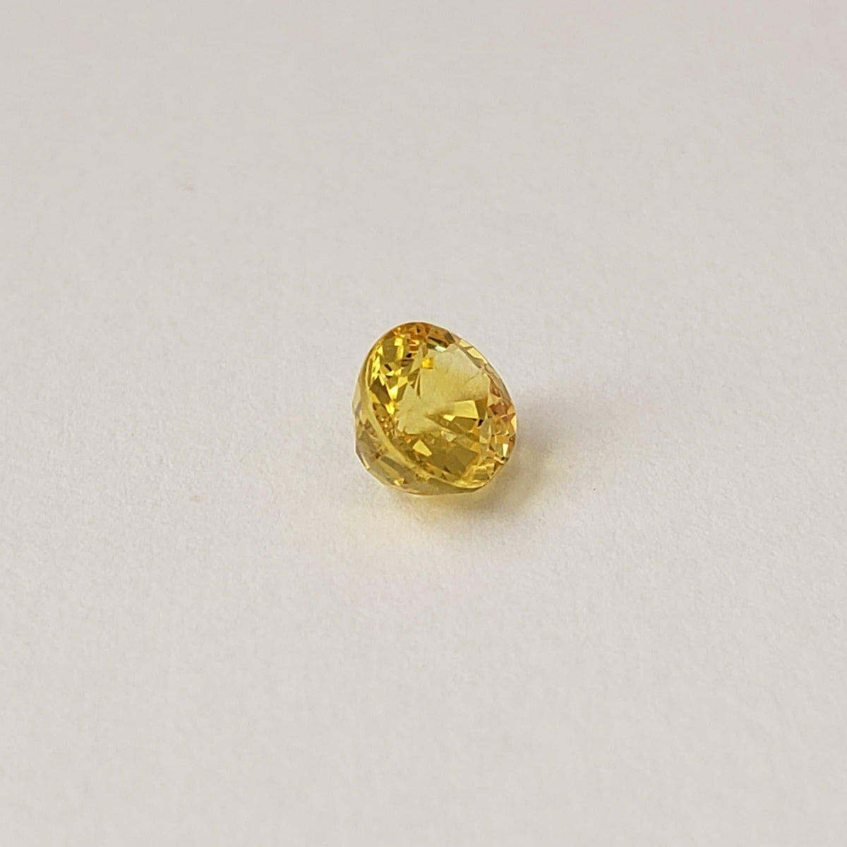  Sapphire | Oval Cut | Canary Yellow | 6.1x5.1mm 1.03ct 5