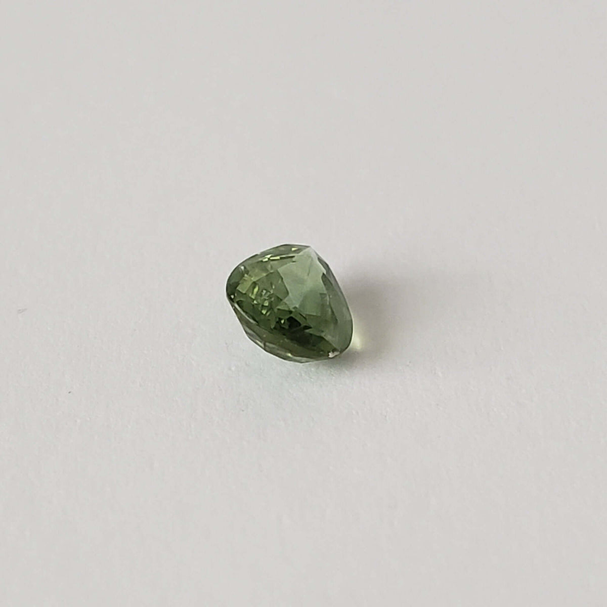  Sapphire | Pear Shape Cut | Green | 7.2x5.1mm 0.8ct | Africa | SO24 4