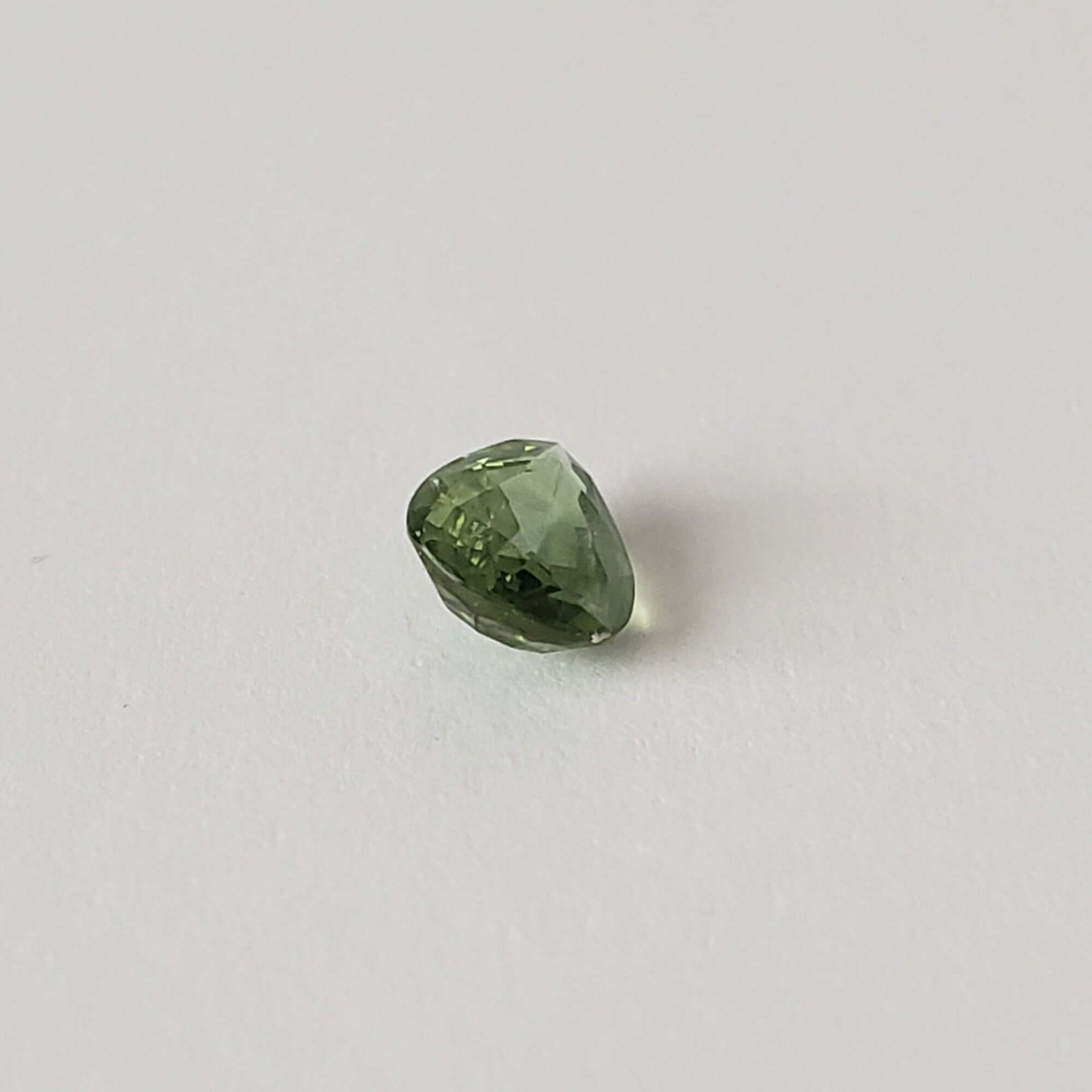  Sapphire | Pear Shape Cut | Green | 7.2x5.1mm 0.8ct | Africa | SO24 4