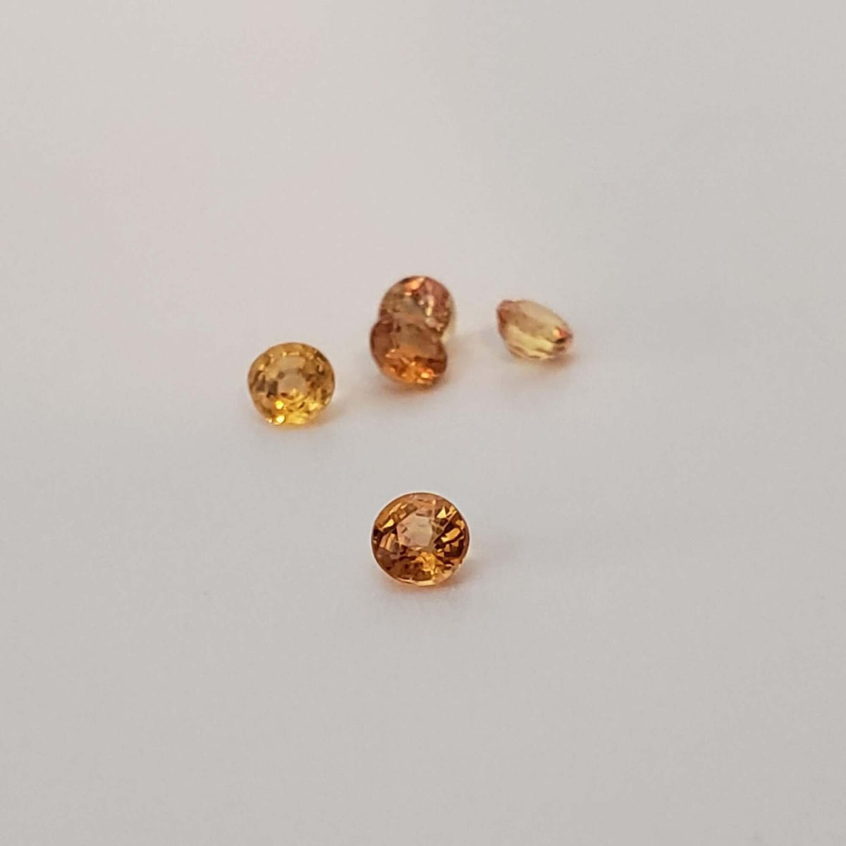  Sapphire | Round Cut | Orange | 2.7mm | SO24 