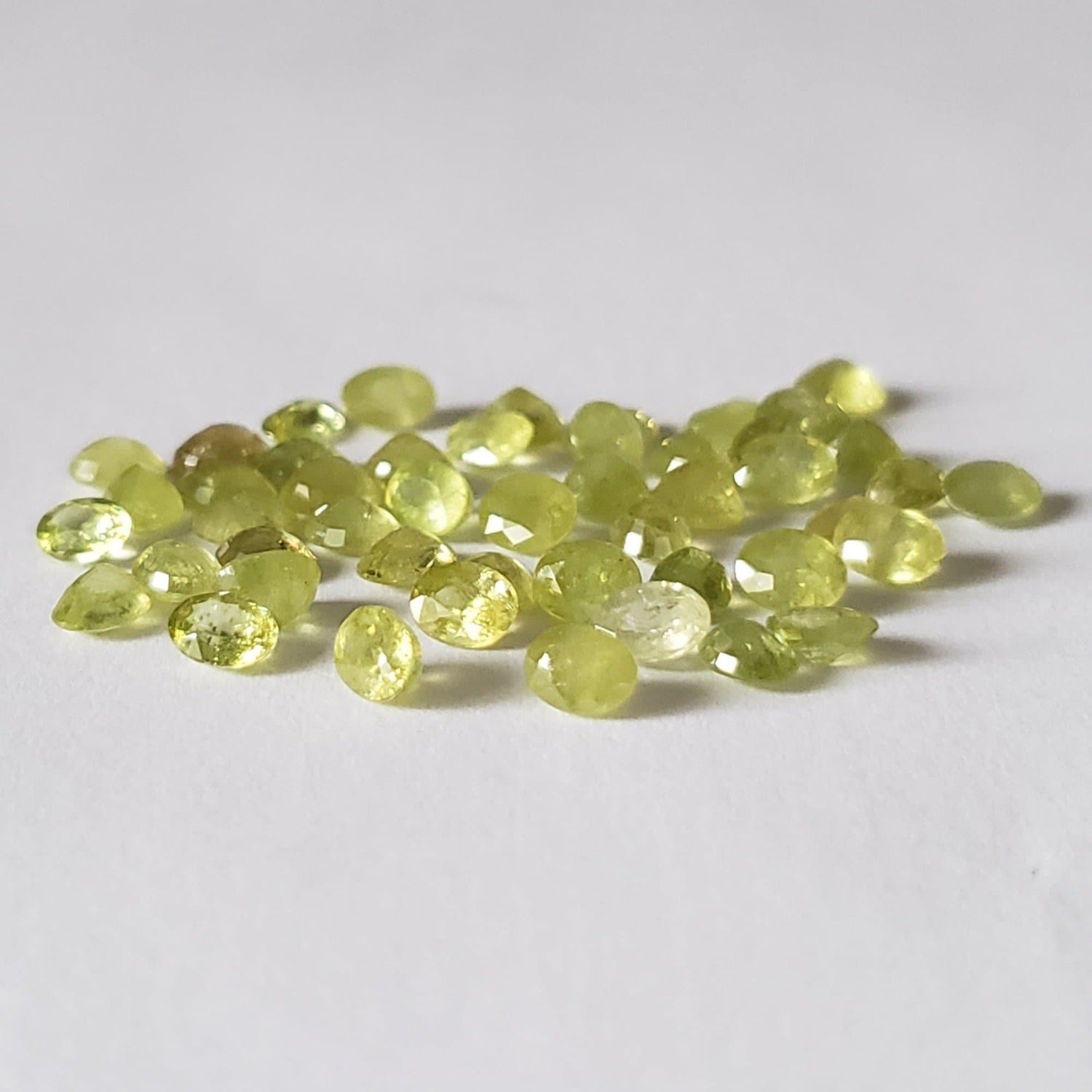  Sphene | Oval Cut | Lime Green | 4x3mm 1