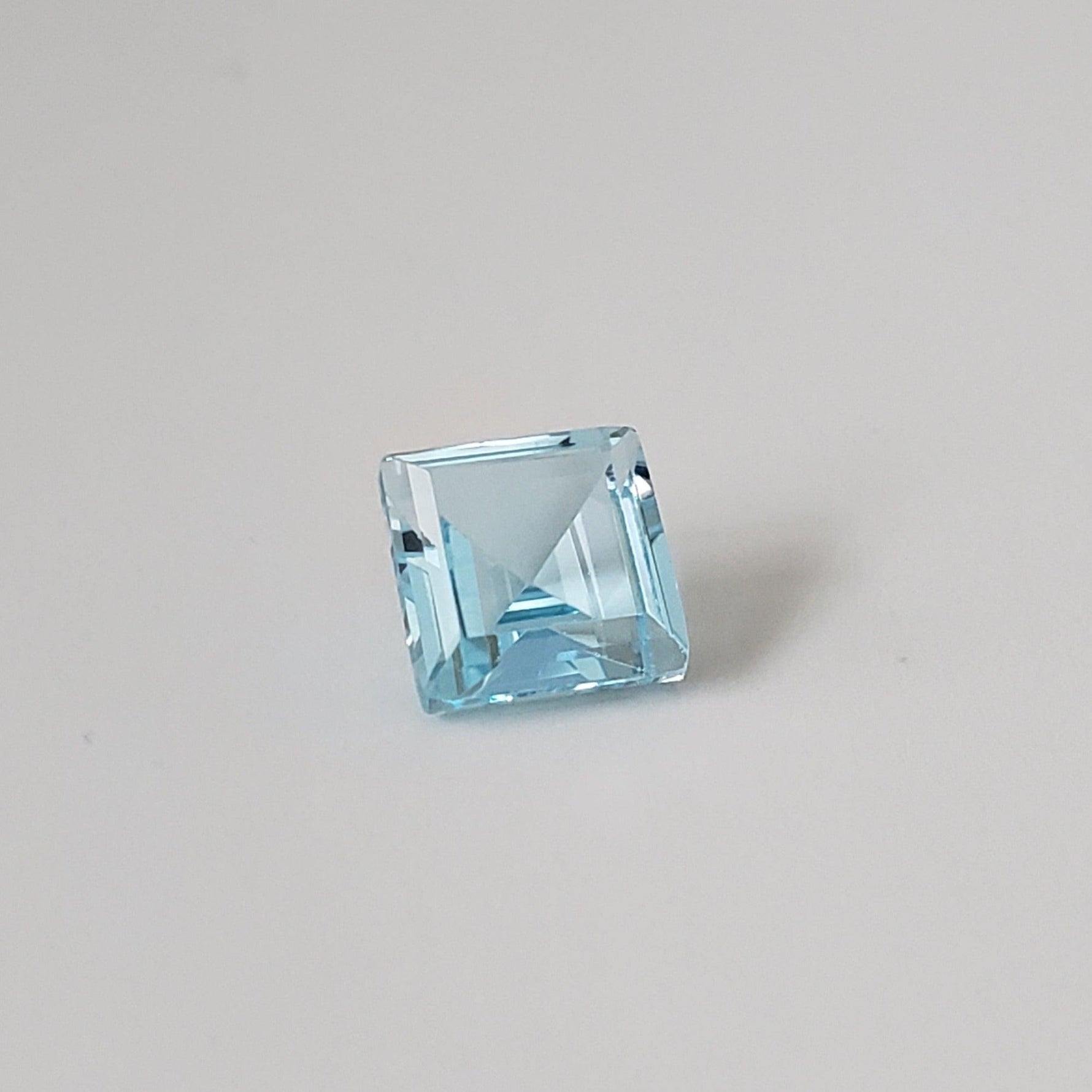  Topaz | Square Cut | Sky Blue | 8mm 2.6ct 2
