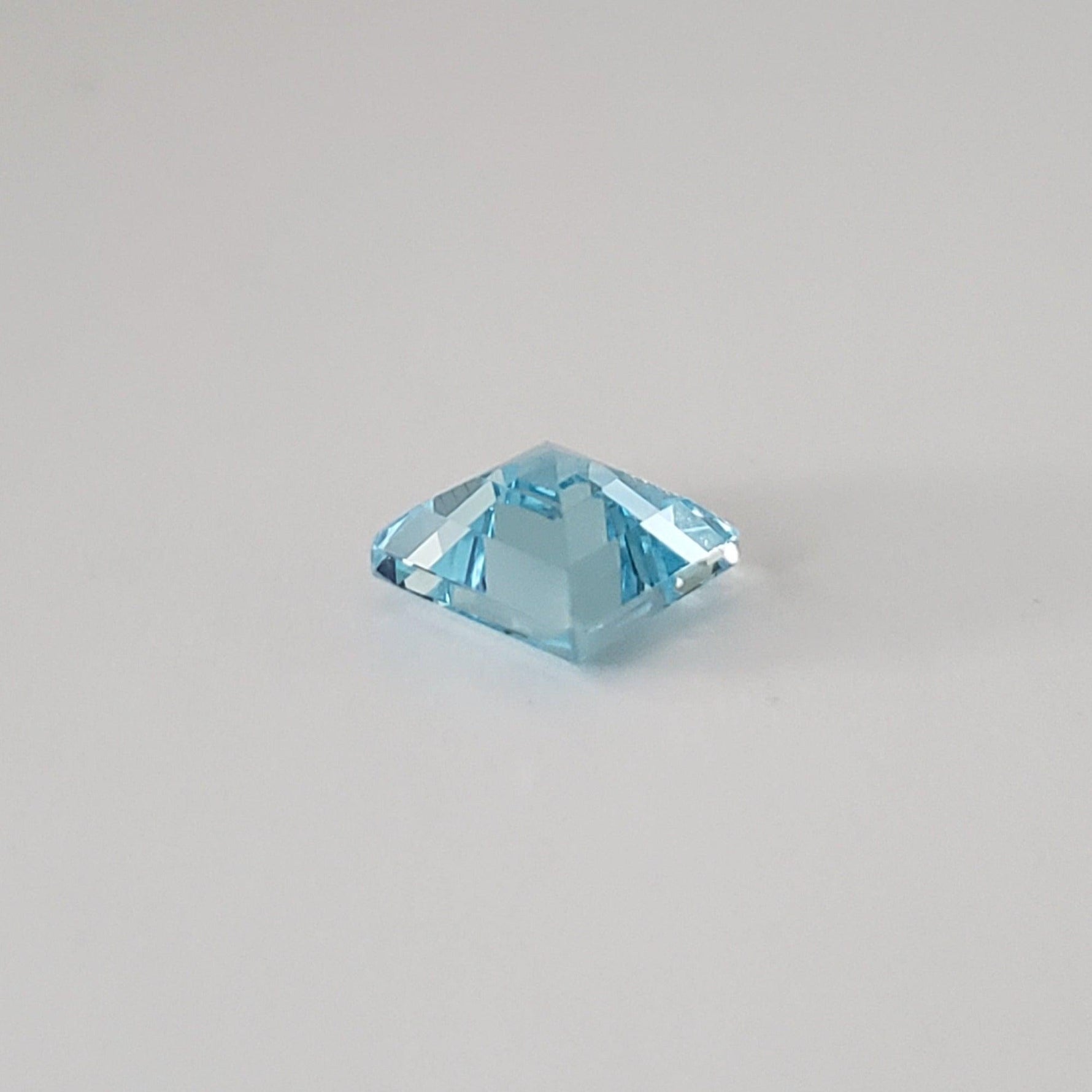  Topaz | Square Cut | Sky Blue | 8mm 2.6ct 6